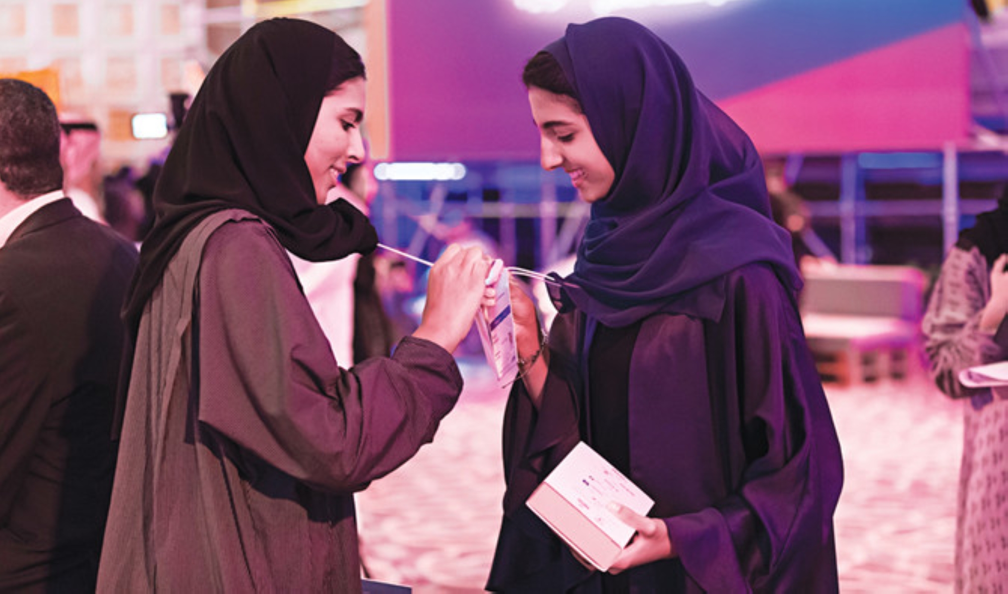 "نماذج عالمية"
