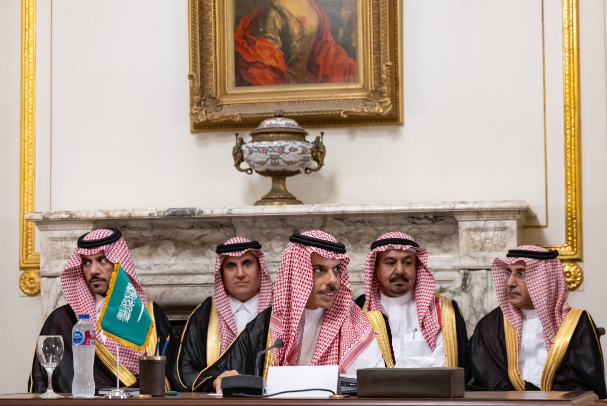"بن فرحان" يبحث جهود "الحل السياسي" لأزمة سوريا