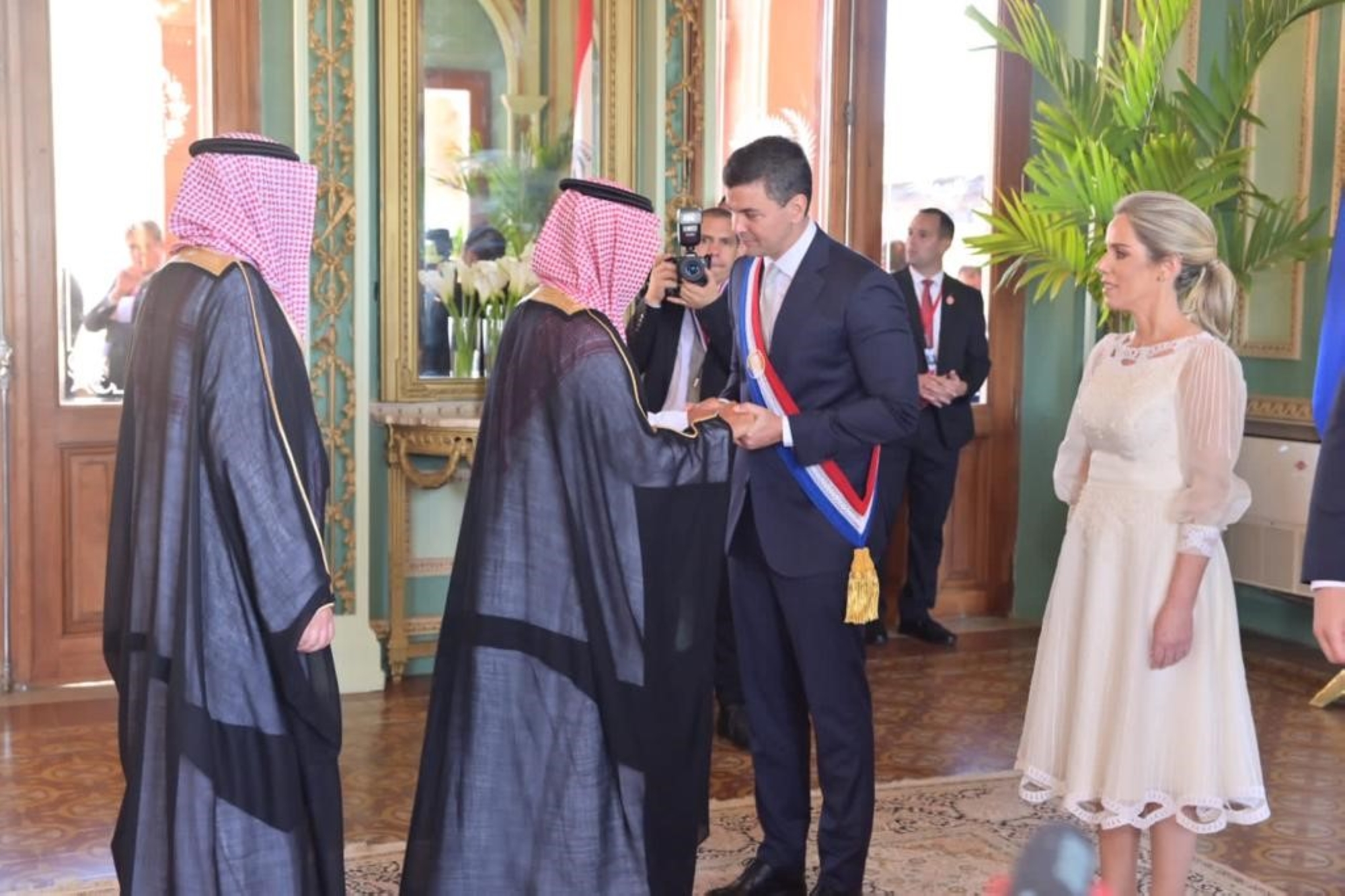 نيابة عن الملك.. الجبير يشارك في تنصيب رئيس الباراغواي