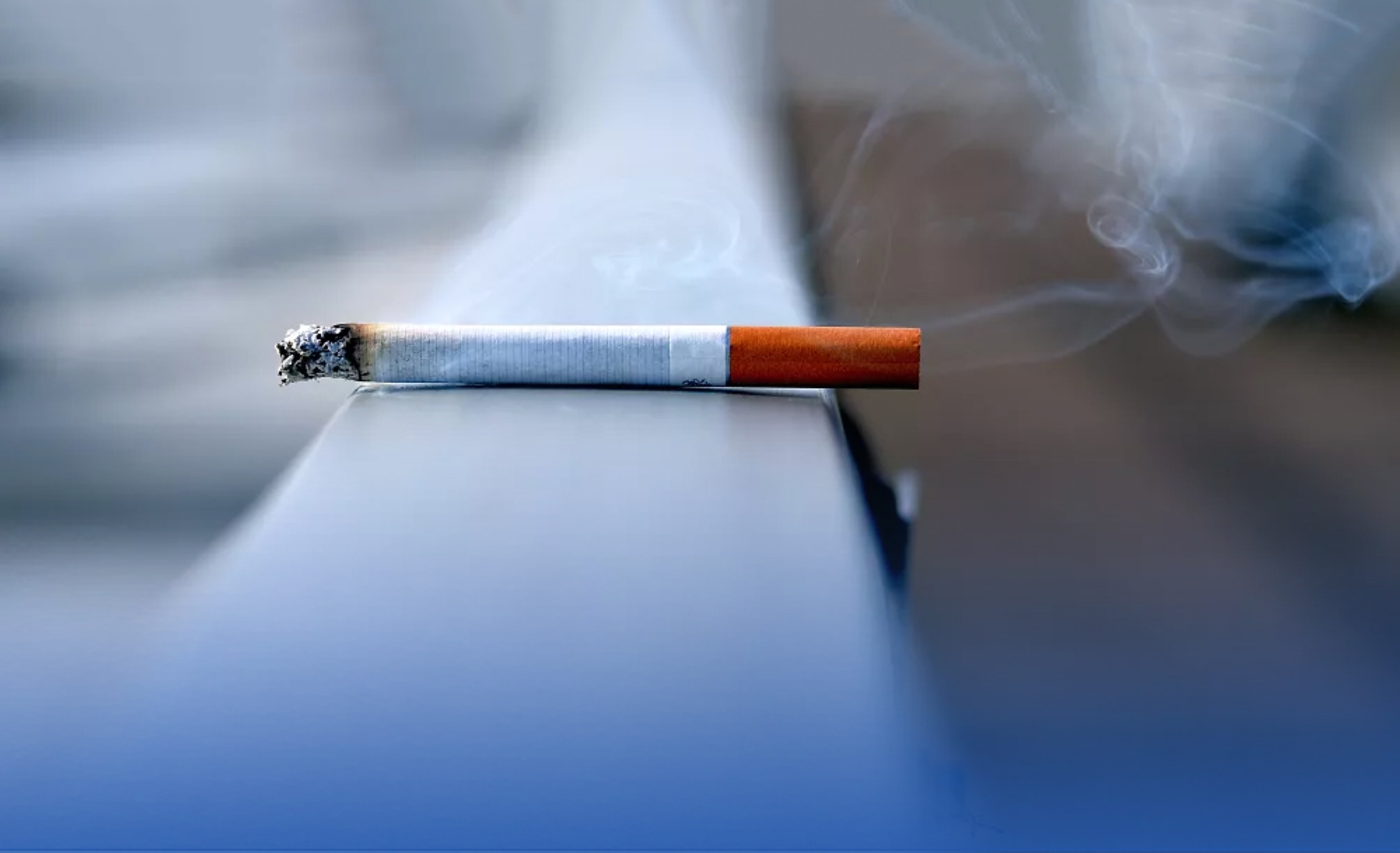 دراسة: التدخين يُتلف خلايا الدماغ