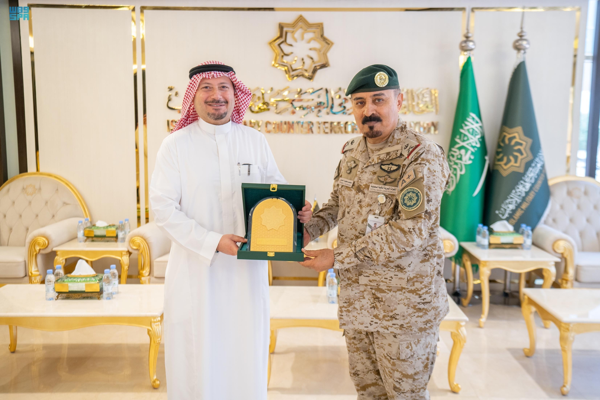 "سفراء سعوديون" يقفون على "مكافحة الإرهاب"
