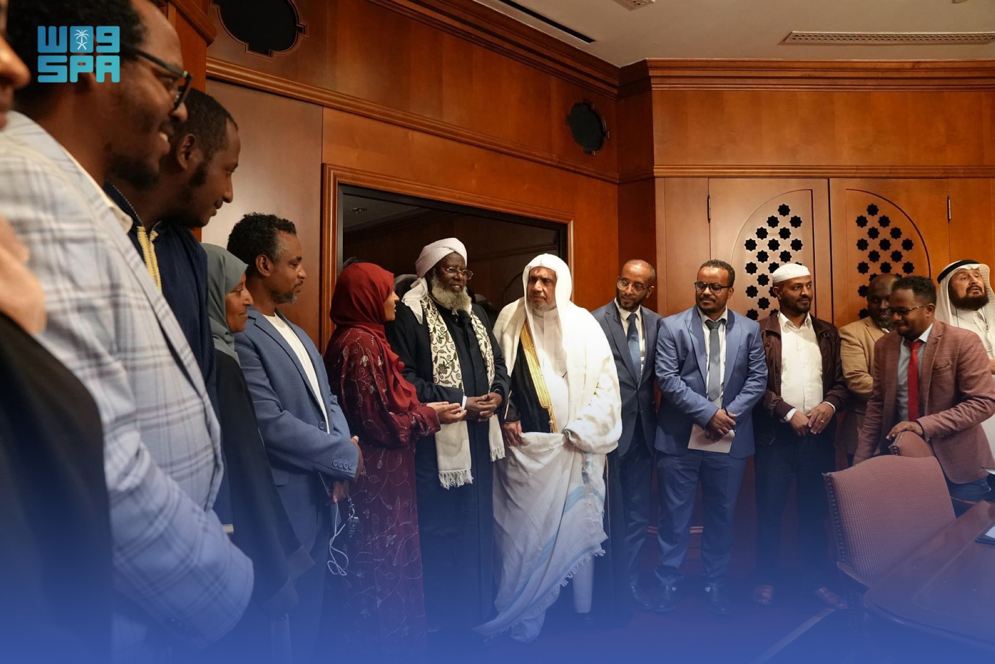 العيسى": للعلماء دور بـ"تعزيز التعايش"