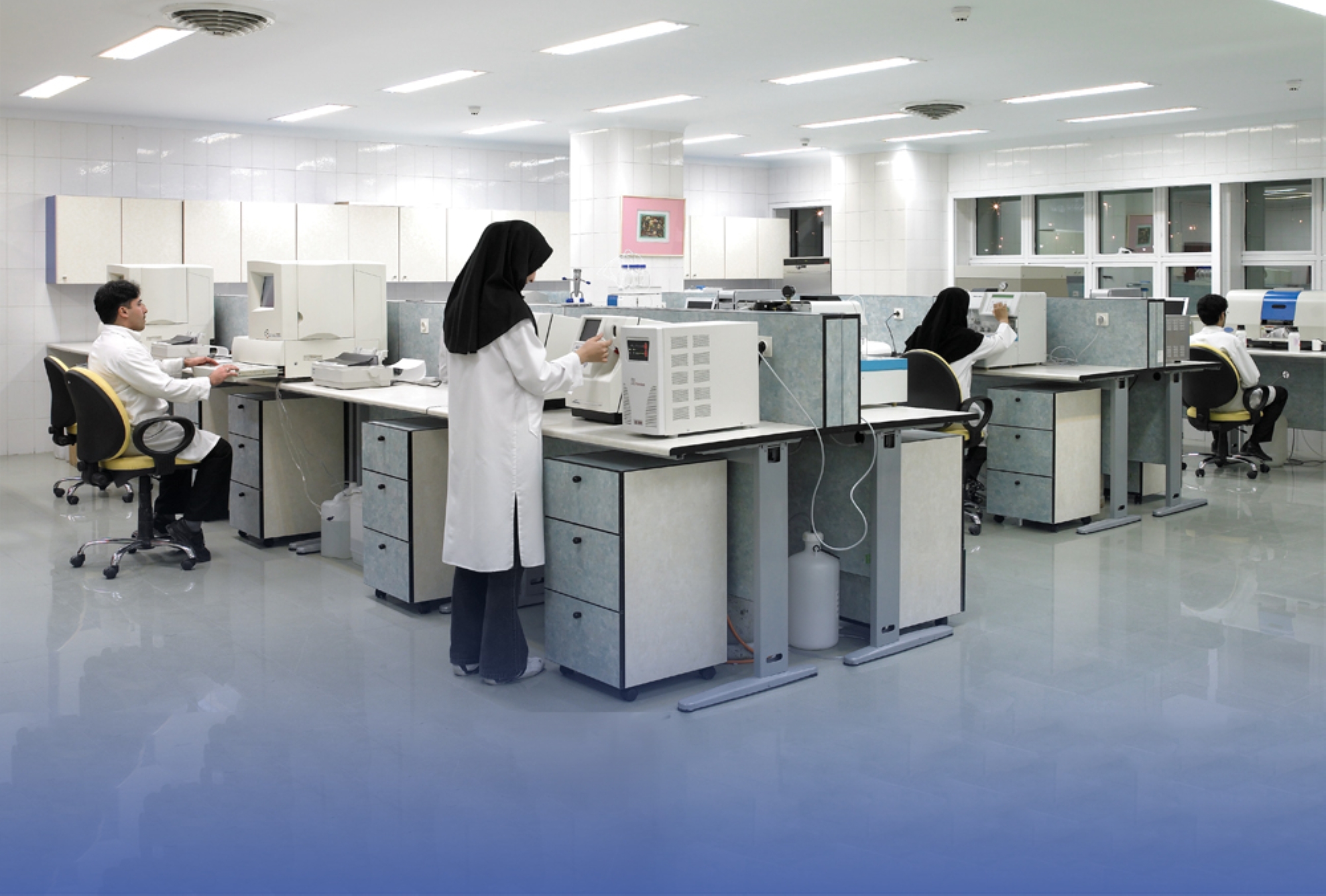 "بحث" لطالبتين سعوديتين بمجلة "فيزياء نووية" عالمية