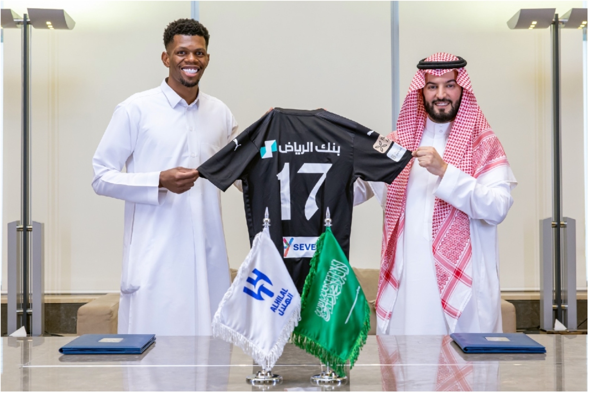 رسميًا.. الهلال يوقّع مع الربيعي