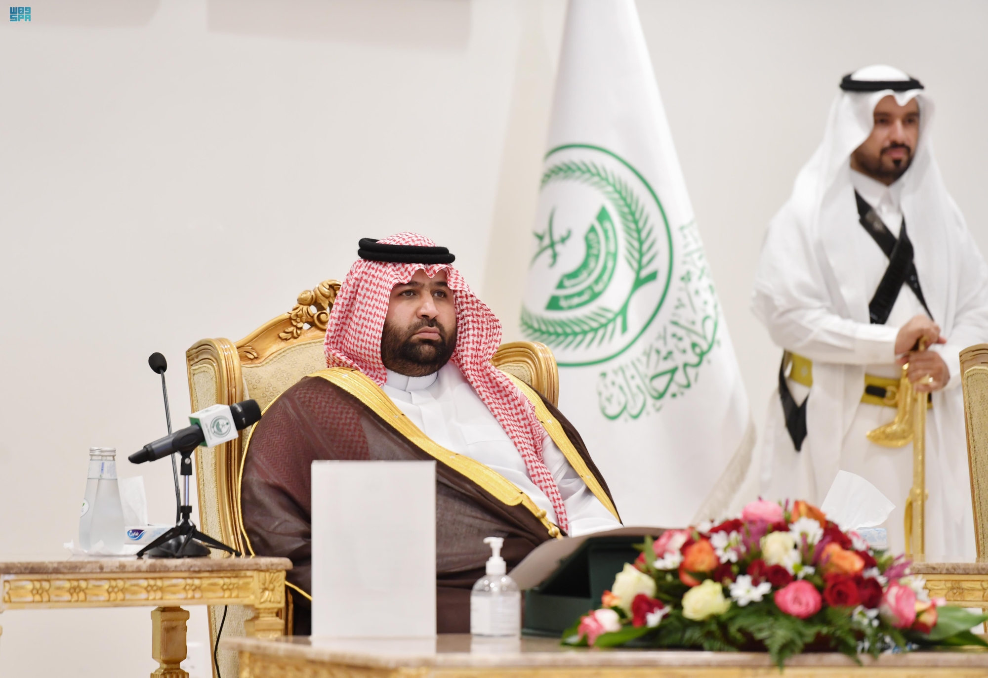 نائب أمير جازان خلال استعراضه جهود هيئة التراث بالمنطقة