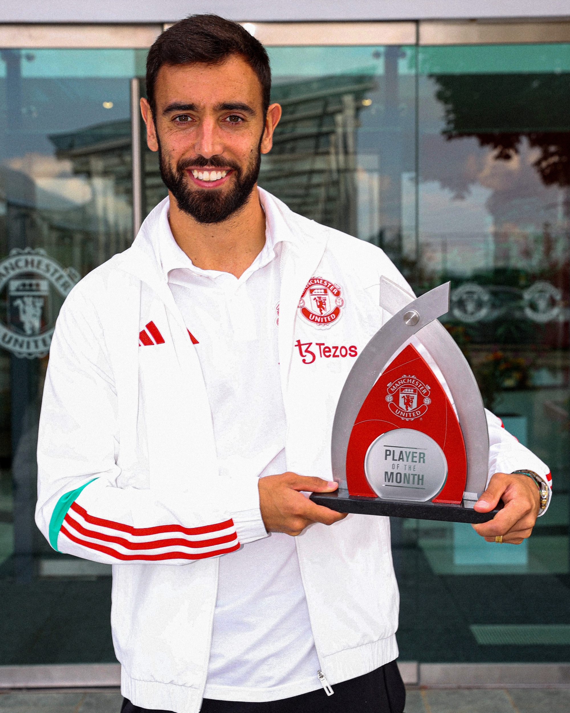 برونو أفضل لاعب في يونايتد خلال أغسطس