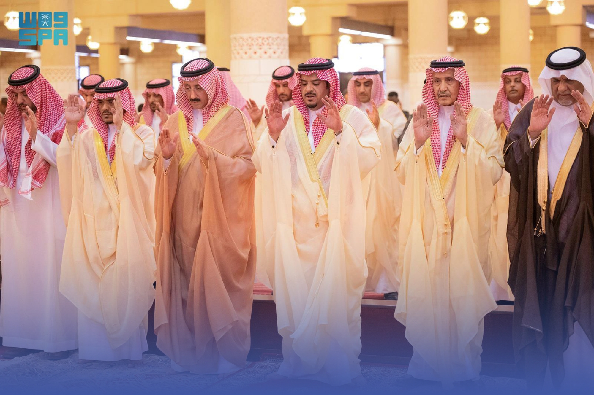 صلاة الميت على الأمير جلوي بن عبدالعزيز