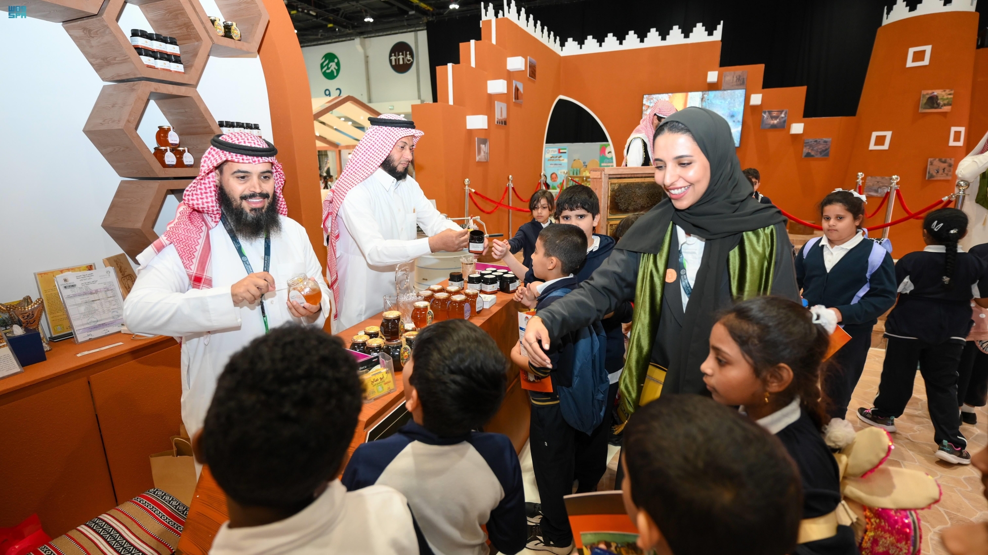 إقبال لافت على "التراث السعودي" بمعرض أبوظبي
