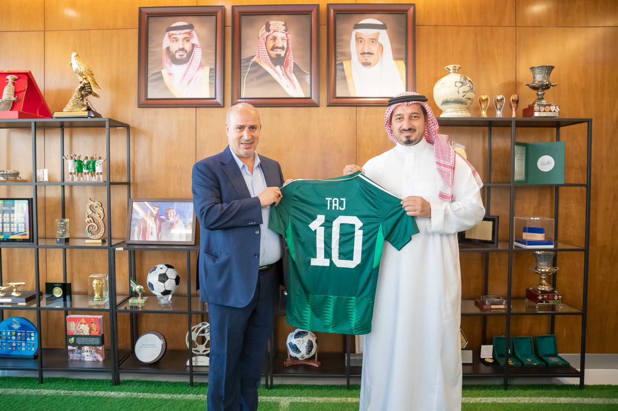 السعودية وإيران تعززان تعاونهما لخدمة الكرة الآسيوية