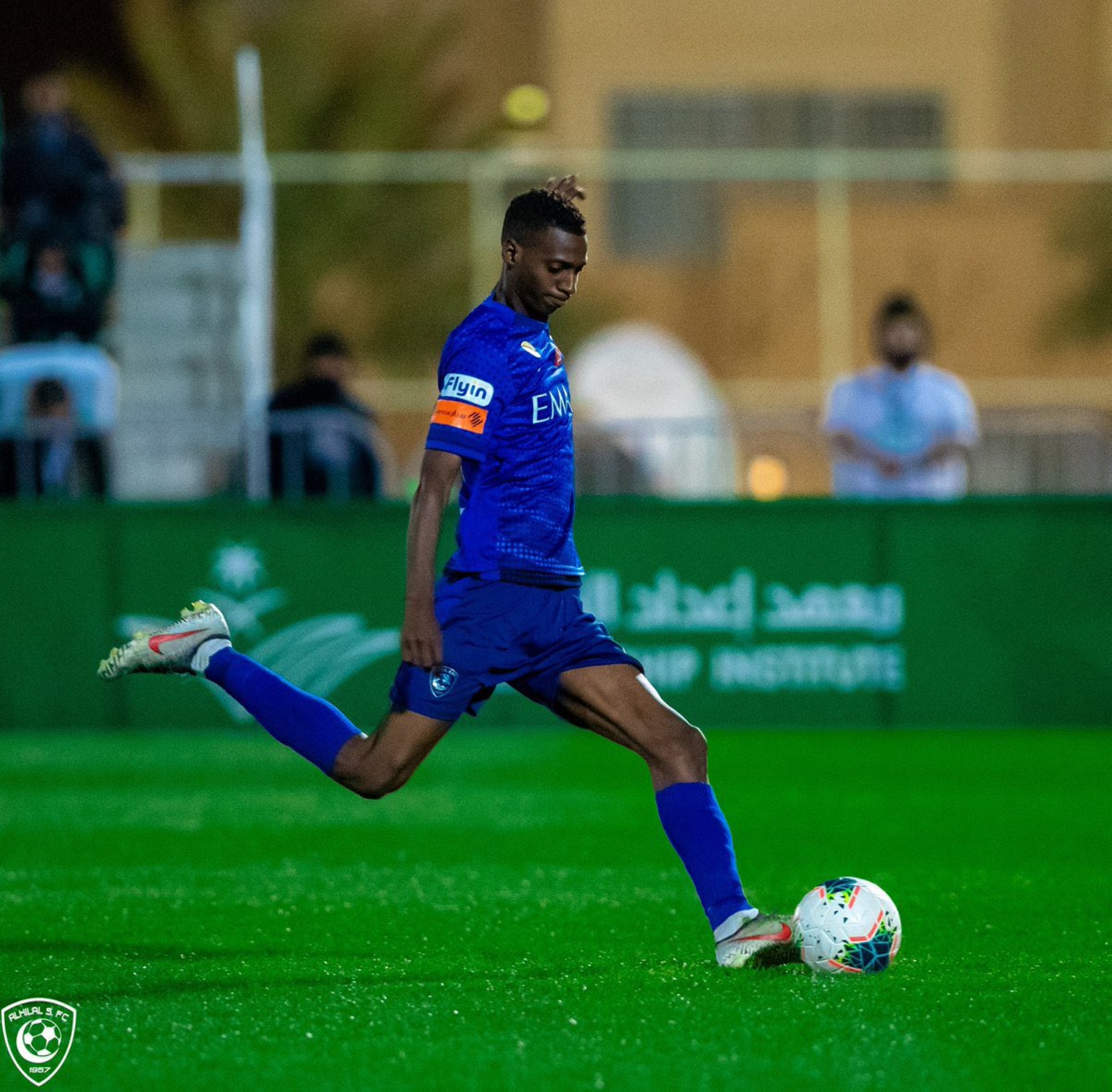 الشباب يستعير "رديف" من الهلال لمدة موسم
