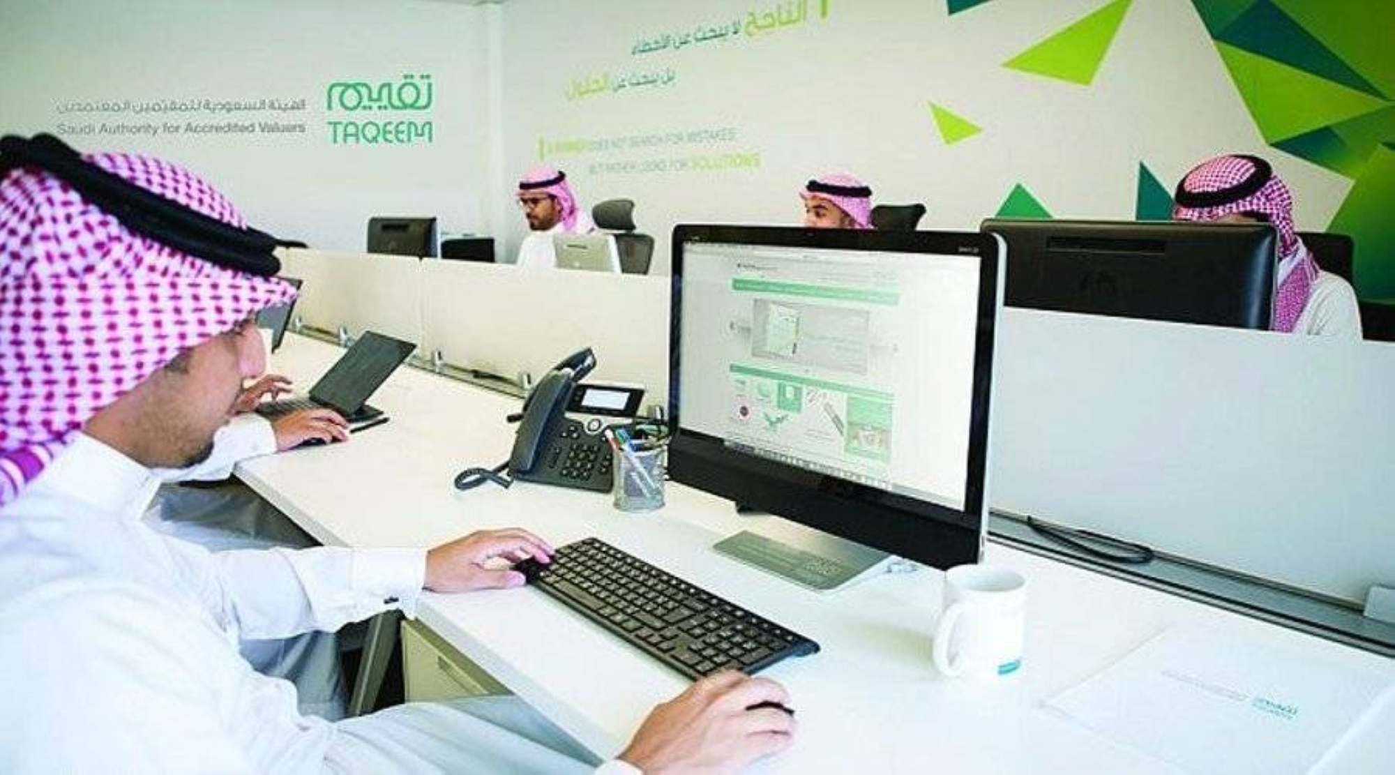 تحديد شروط الترخيص لـ"المقيمين المعتمدين"