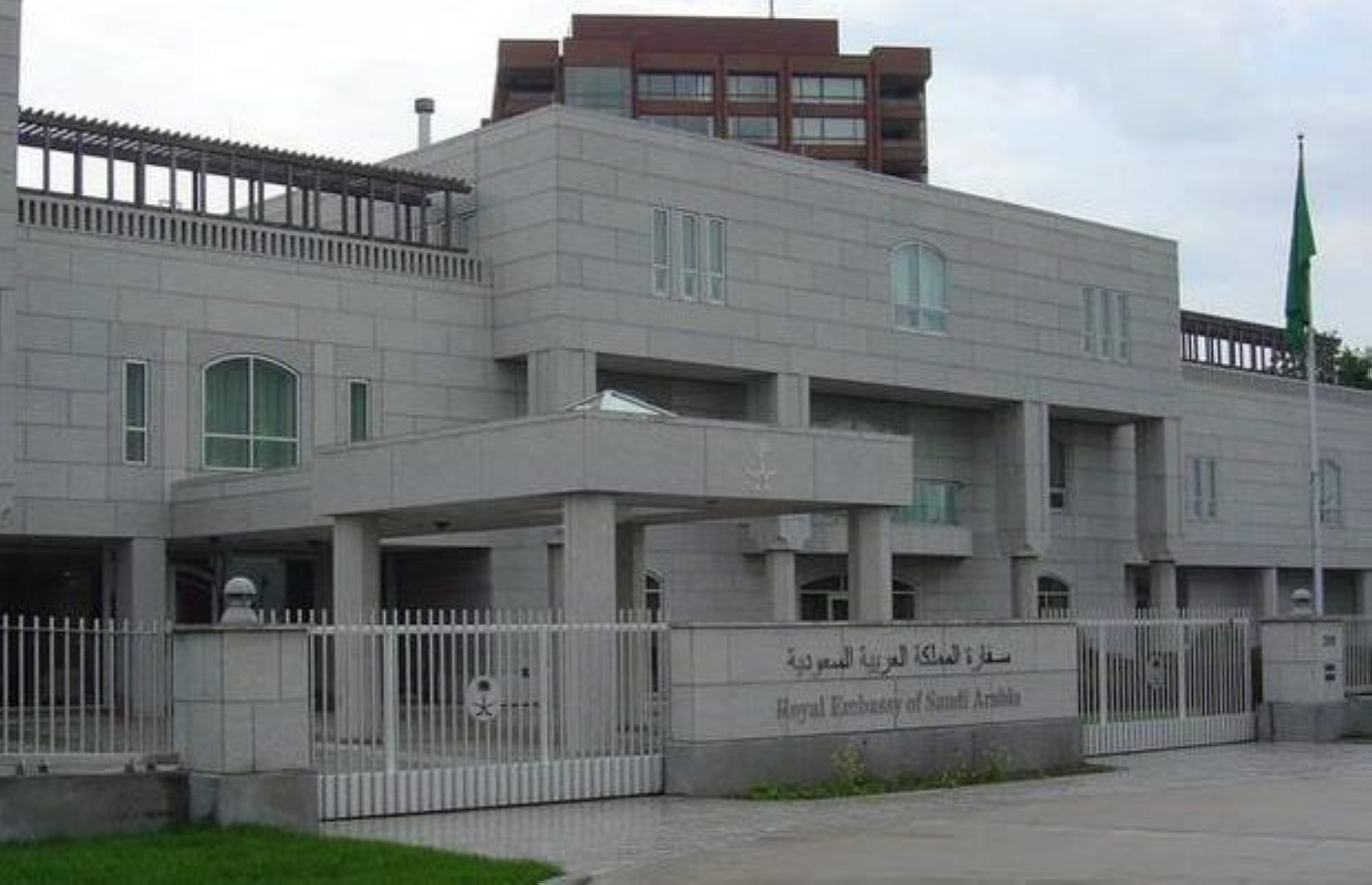 سفارة المملكة بالمغرب: المواطنون "في أمان"