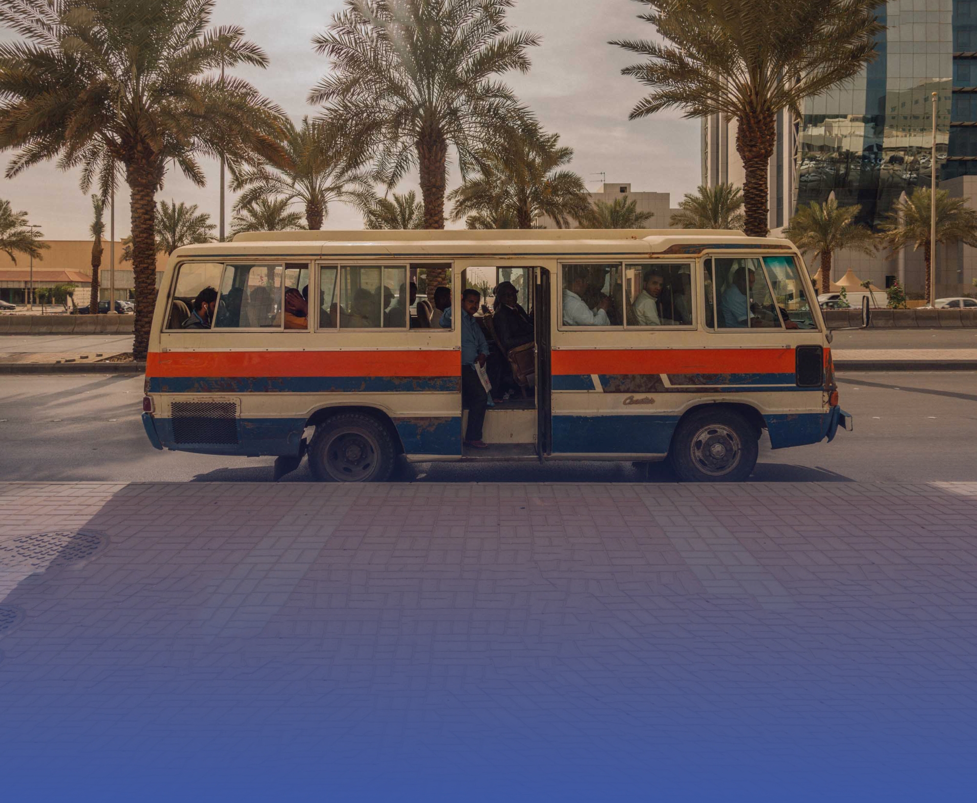 "30 يوم" لتسليم "خط البلدة"