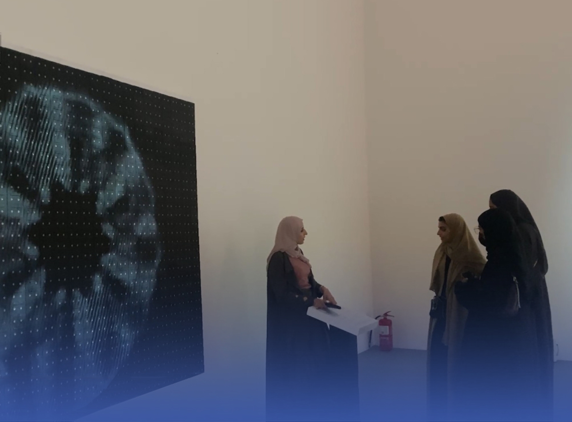 "الكاسيت".. لغة تواصل المهاجرين "اليمنيين"