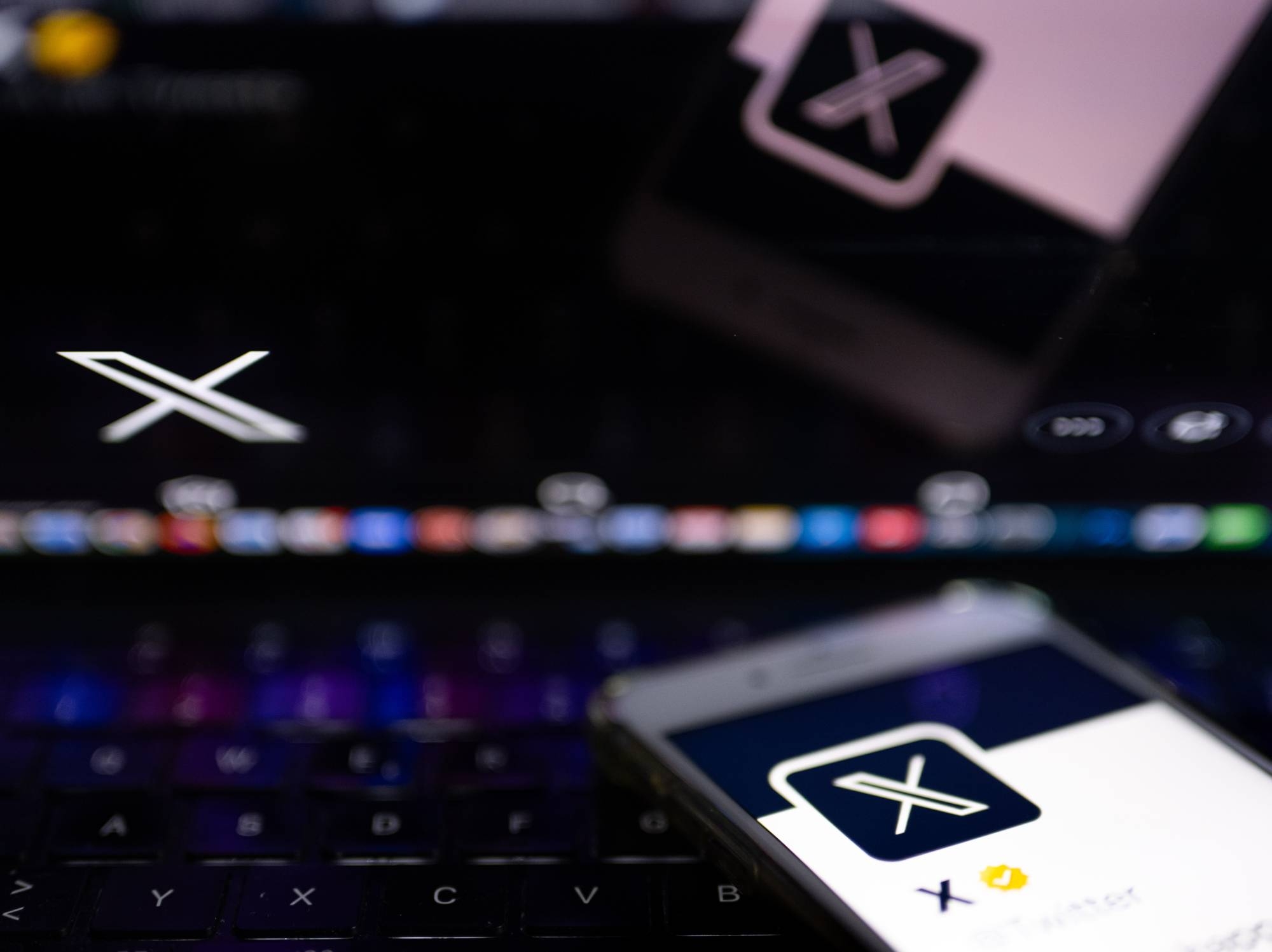 إخفاء الإعجابات في إكس "متاح" بمقابل