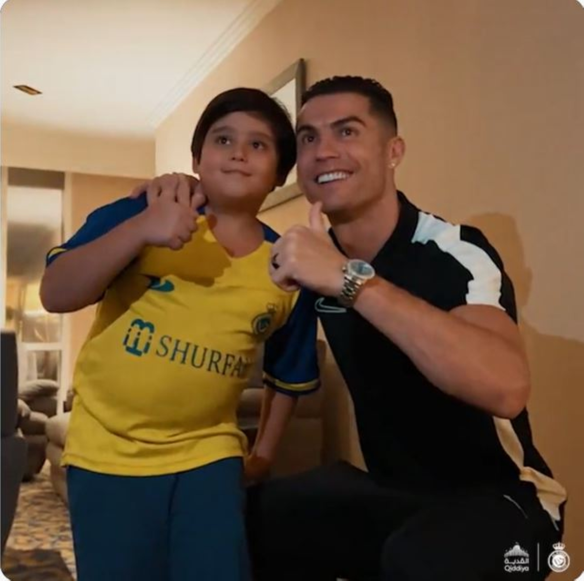 رونالدو يحقق حلم الطفل الإيراني