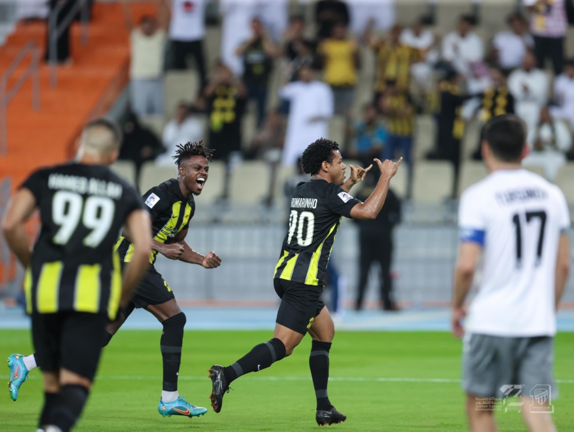 رومارينهو يقود تشكيل الاتحاد المتوقع أمام الفتح