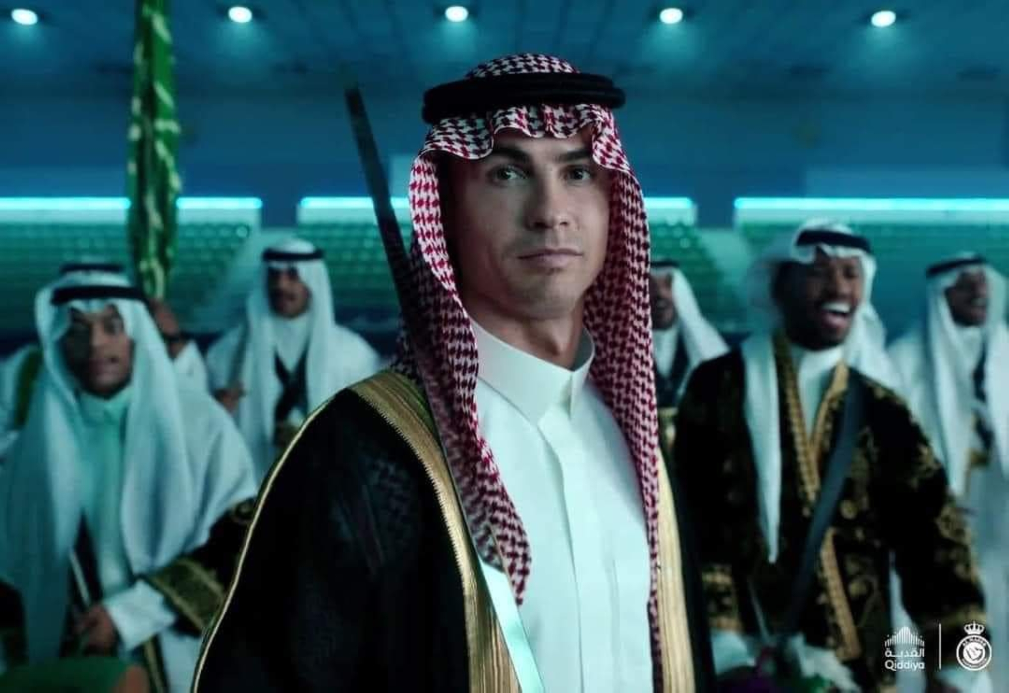 بـ"البشت والسيف".. رونالدو يحتفل باليوم الوطني