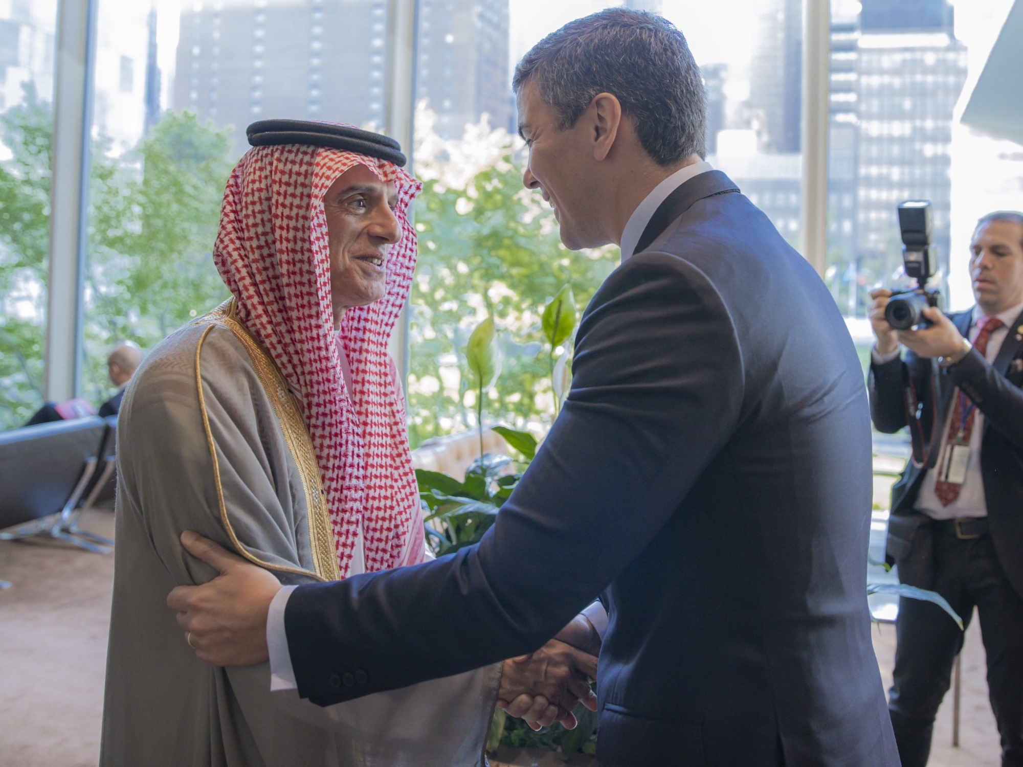 الجبير يلتقي رئيس الباراغواي