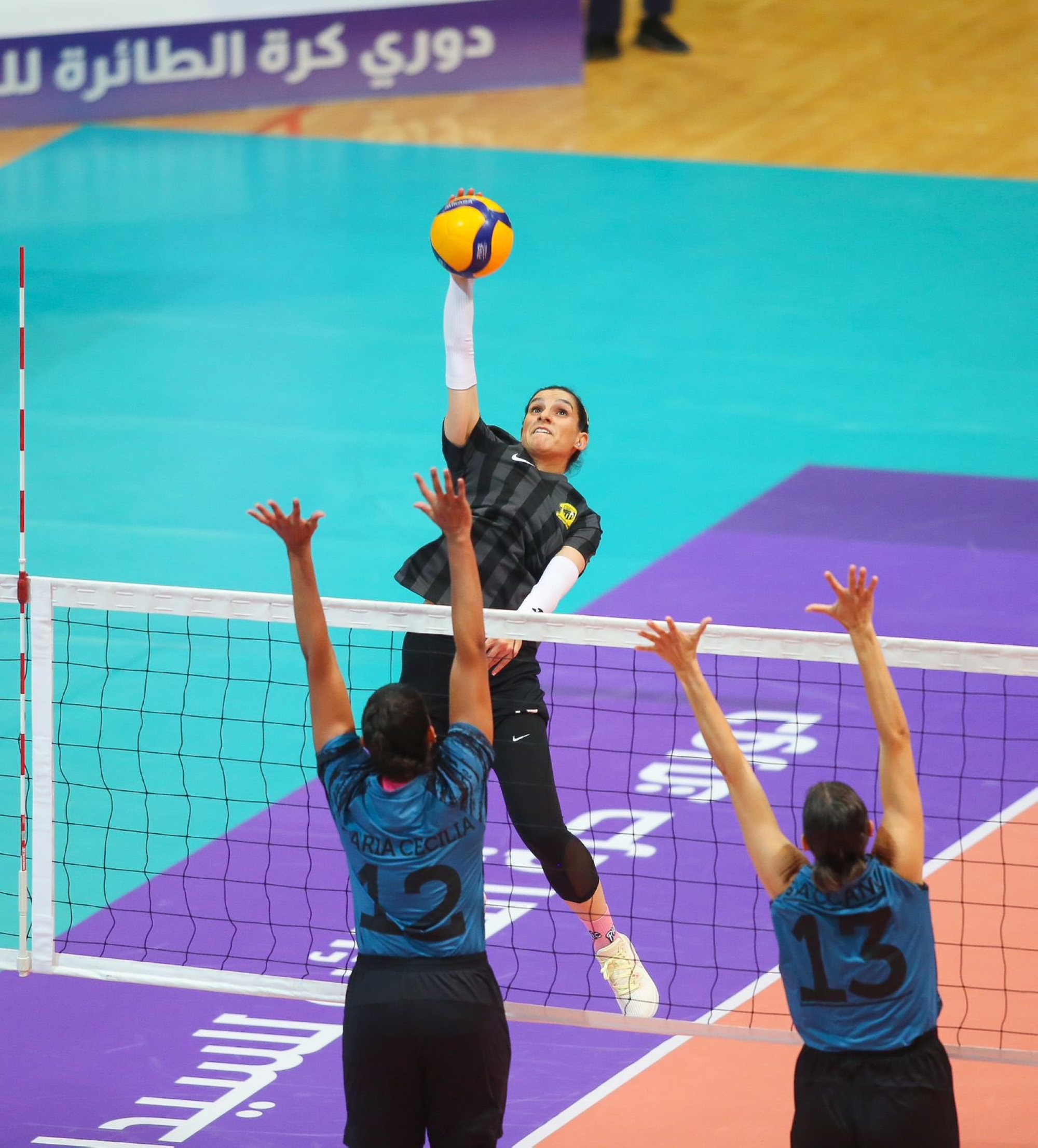 سيدات النصر يتوّجن بأول نسخة لدوري الطائرة