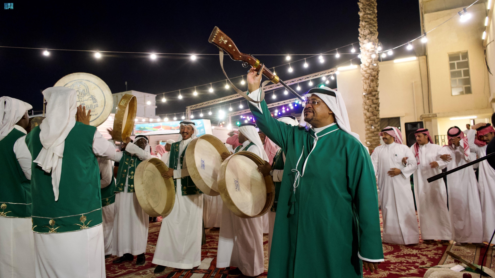 بـ"العرضة" و"الموسيقى".. "الفنون" تحتفي بـ"يوم الوطن"
