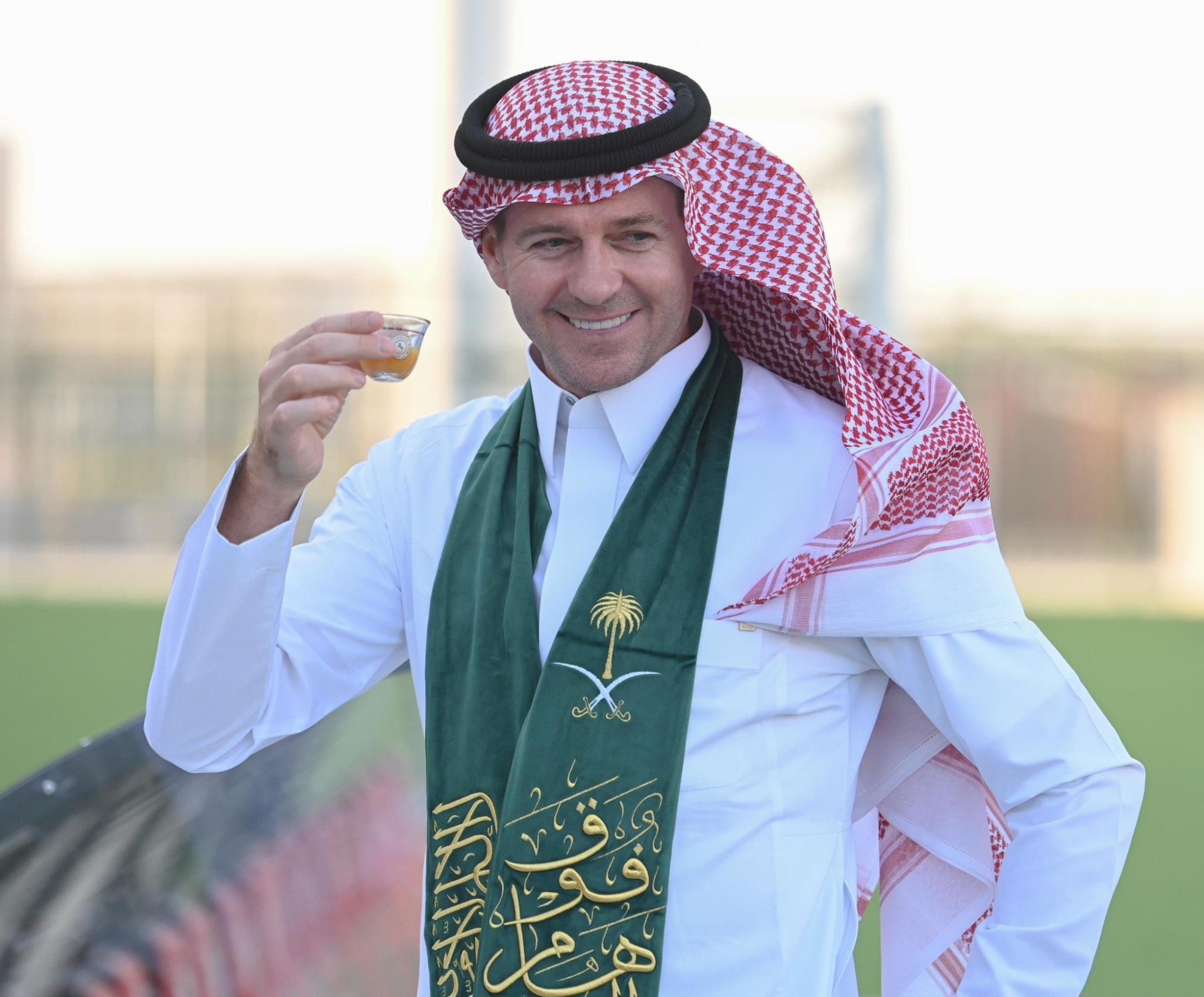 الإنجليزي "جيرارد" يدعم الملف السعودي