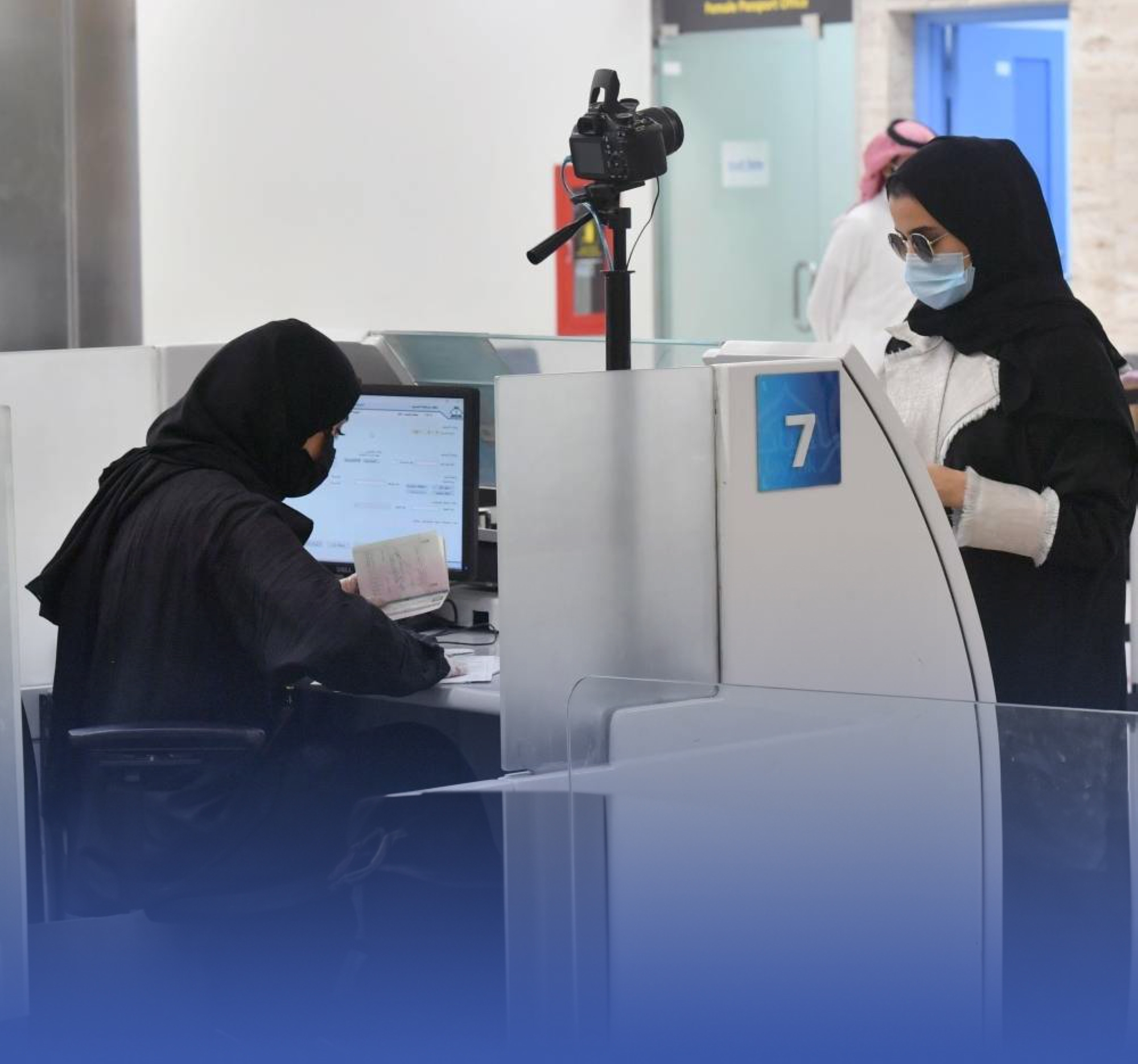 "الجوازات": إيقاف الخدمات لا يمنع "السفر"