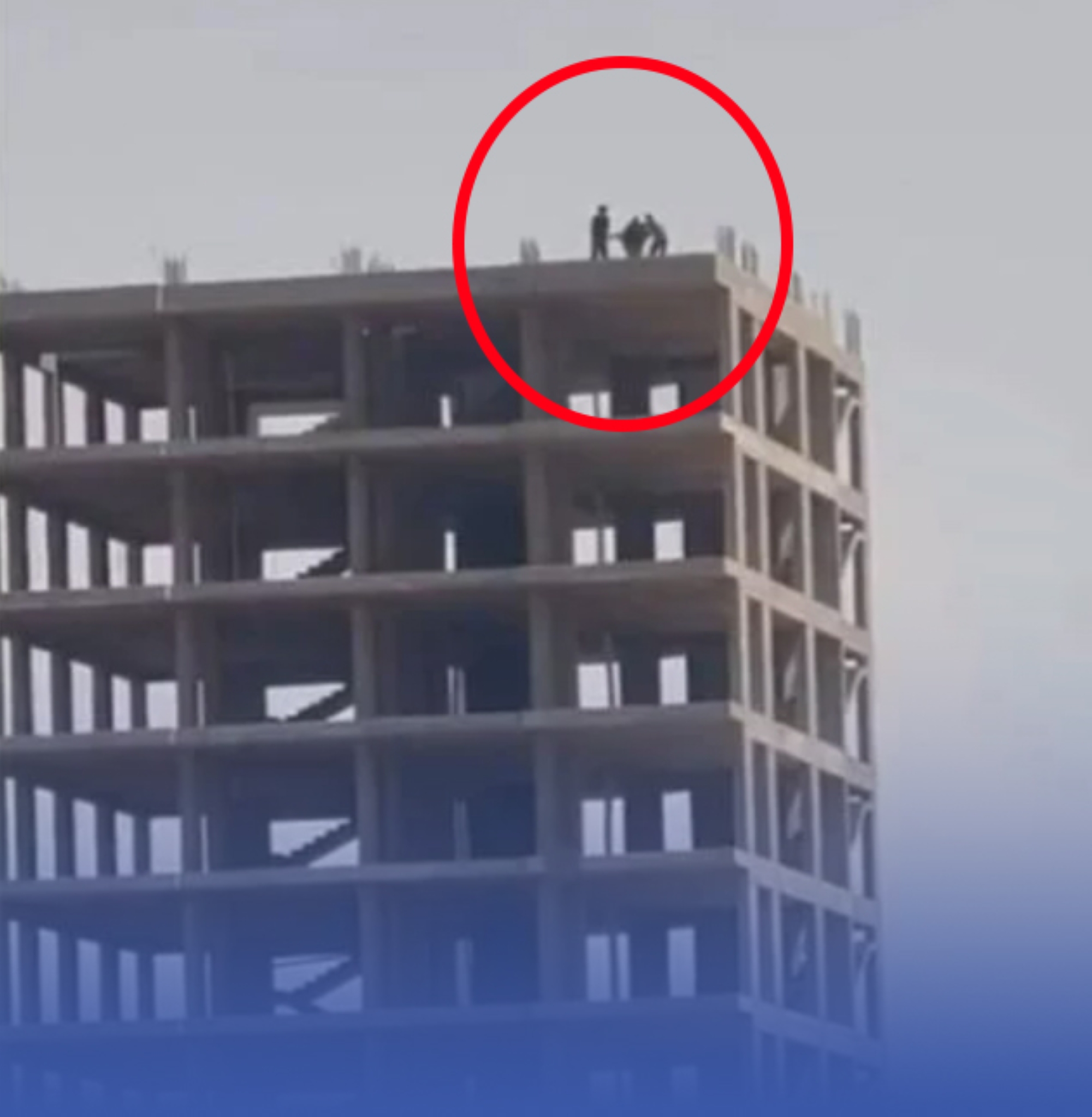 "شرطي" يحول دون "انتحار" شاب بعنيزة