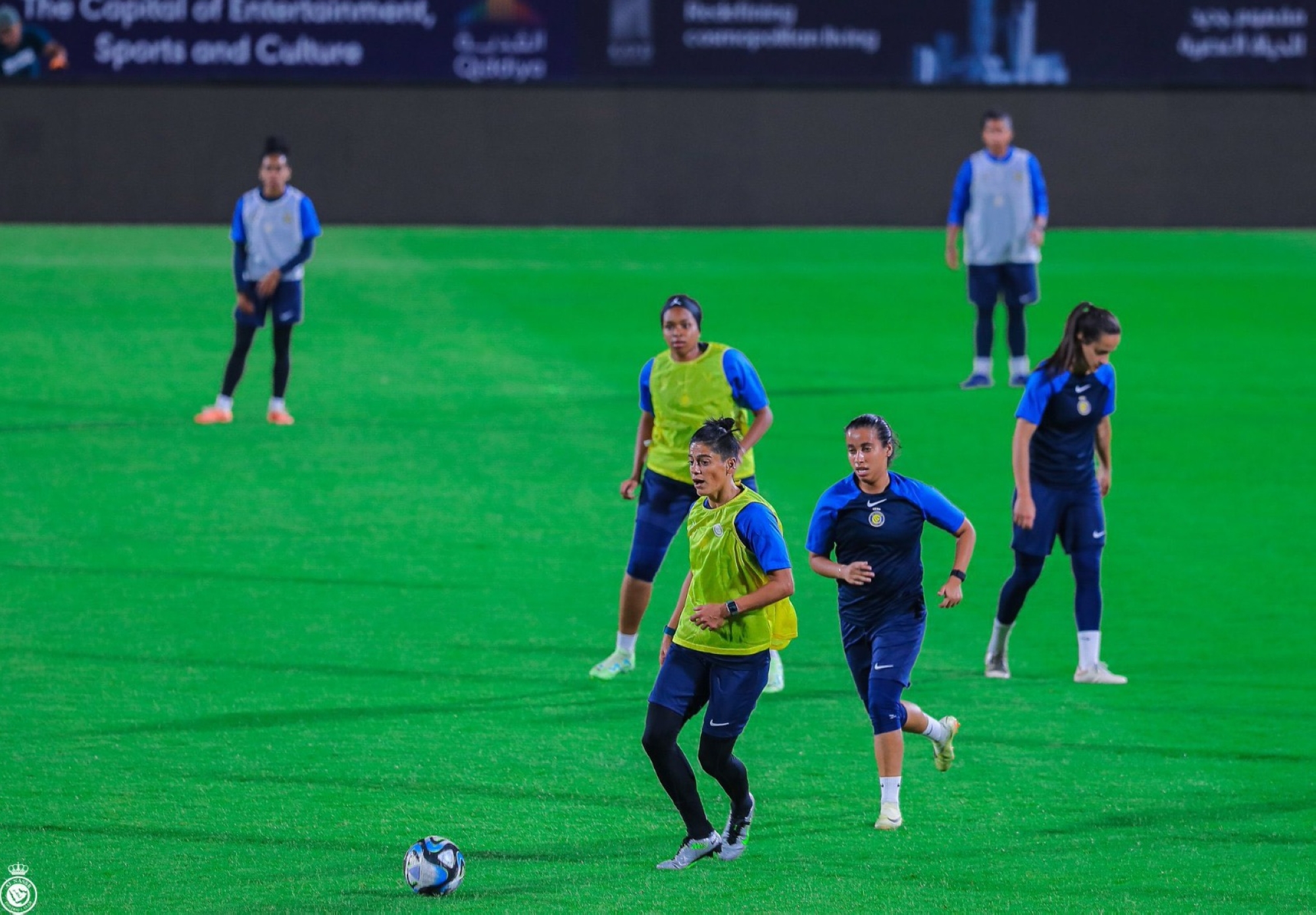 الهلال والقادسية يقصان شريط "دوري السيدات"