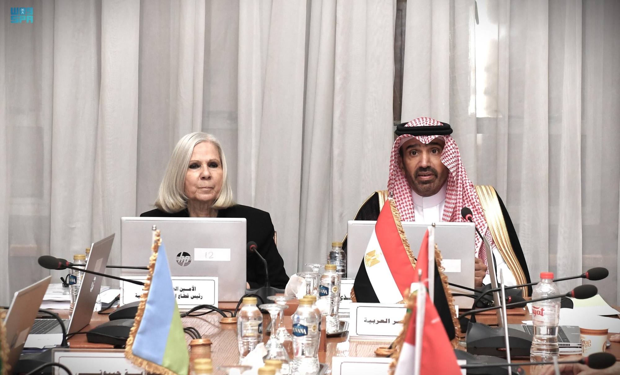 "الراجحي" يدعو لإعادة النظر باحتياجات الشعوب العربية