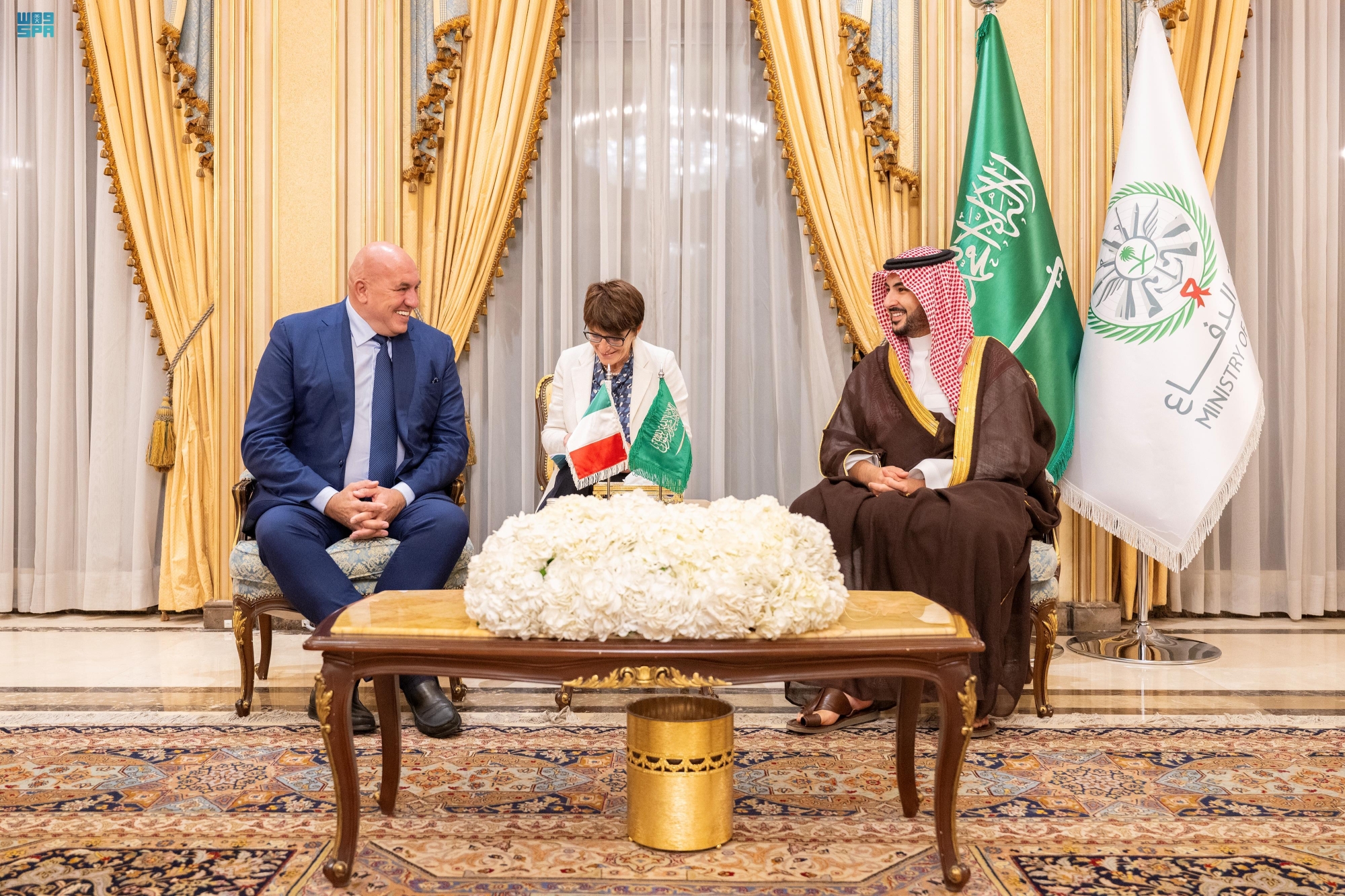 وزير الدفاع: يجب الحفاظ على الأرواح بـ"غزة"
