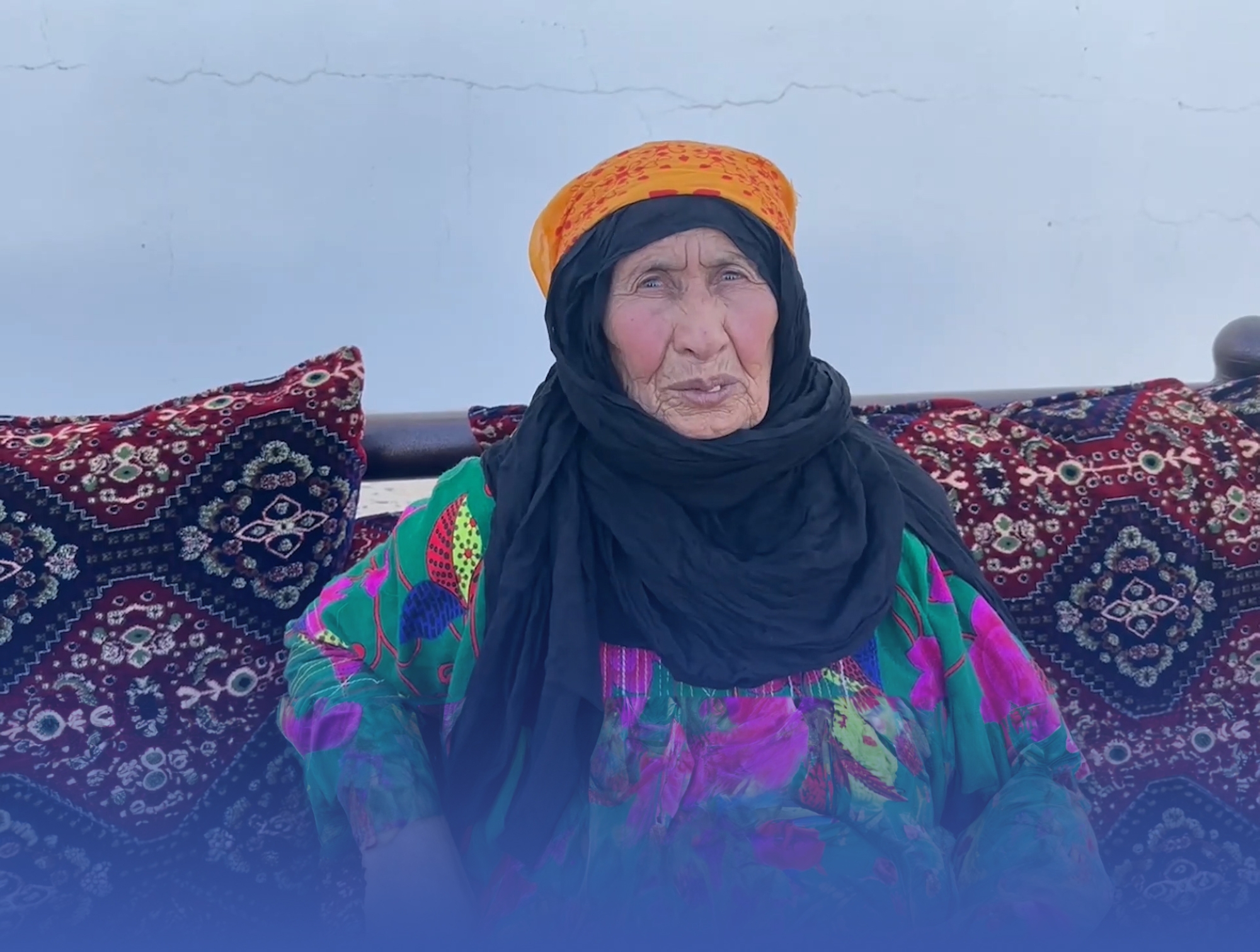 "نورة".. تسعينية ذاكرتها "حربية" يسكنها "وطن"