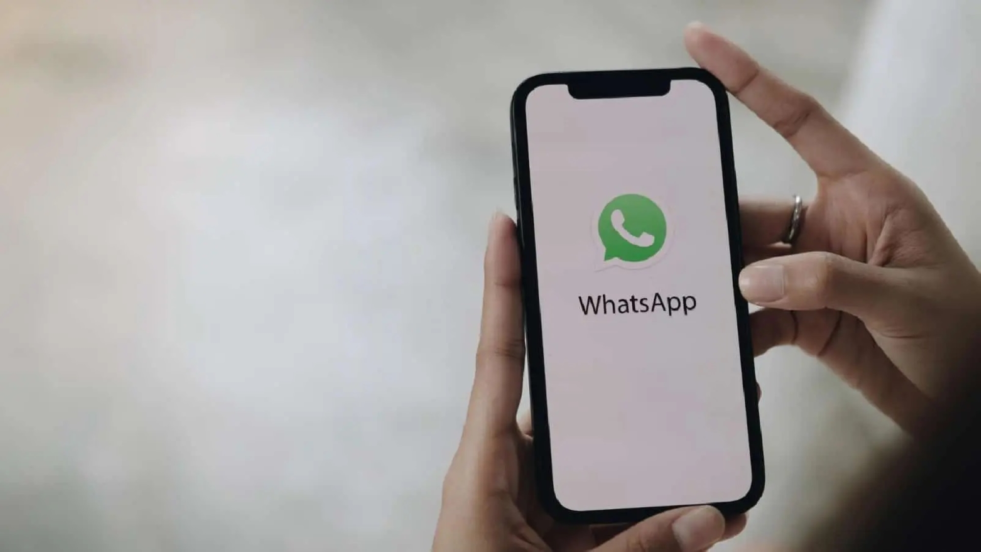 رسائل صوتية "ذاتية التدمير" بـ"واتساب"