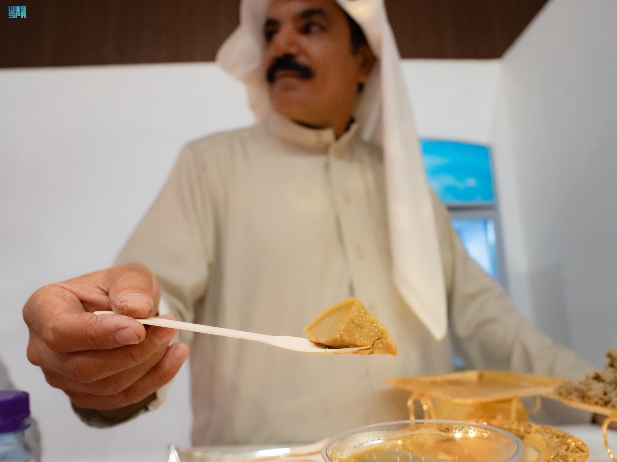"عسل الجوف" يحتضن الأسر المنتجة