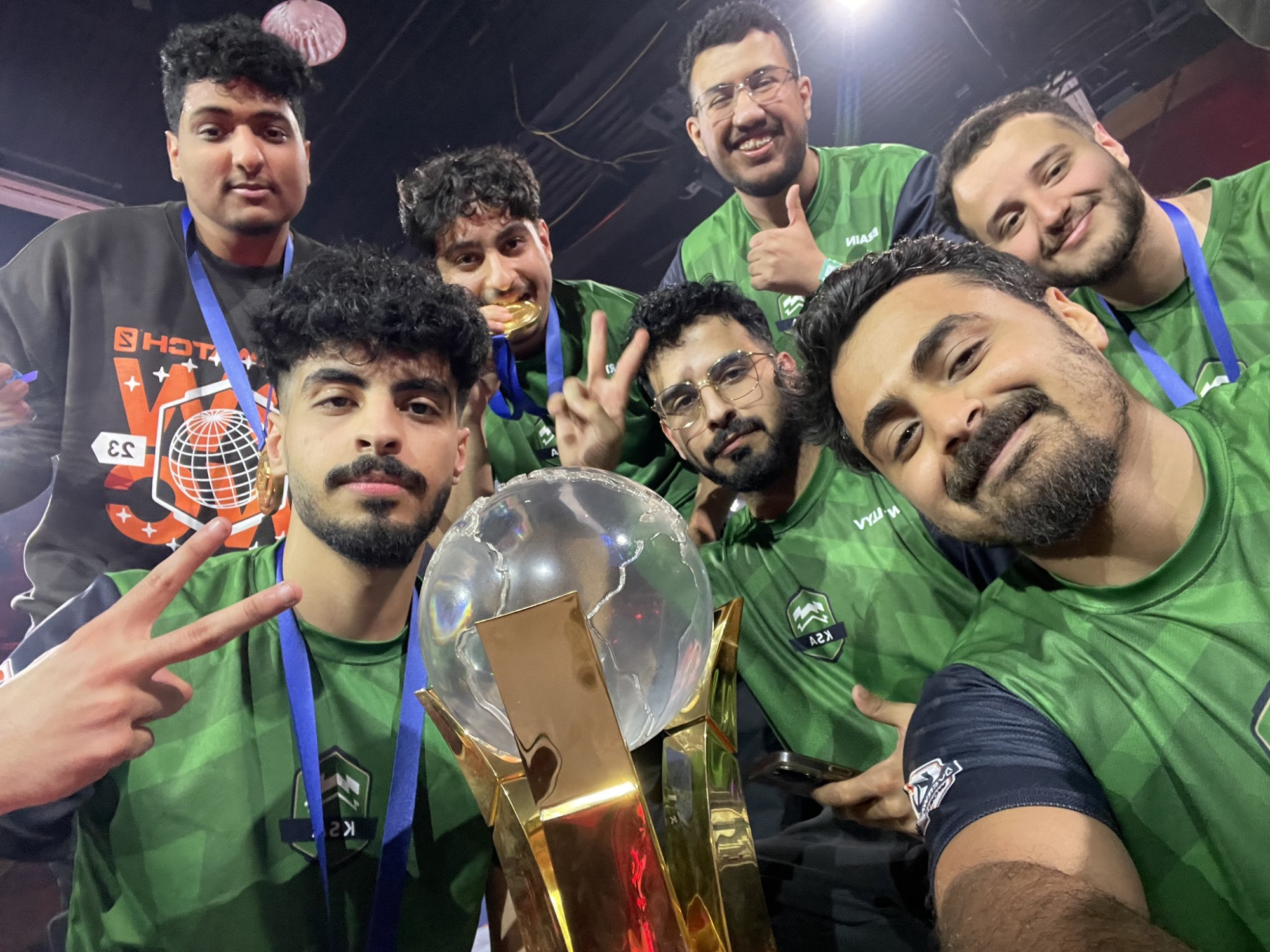 "الأخضر" بطل العالم لـ"أوفرواتش" الإلكترونية