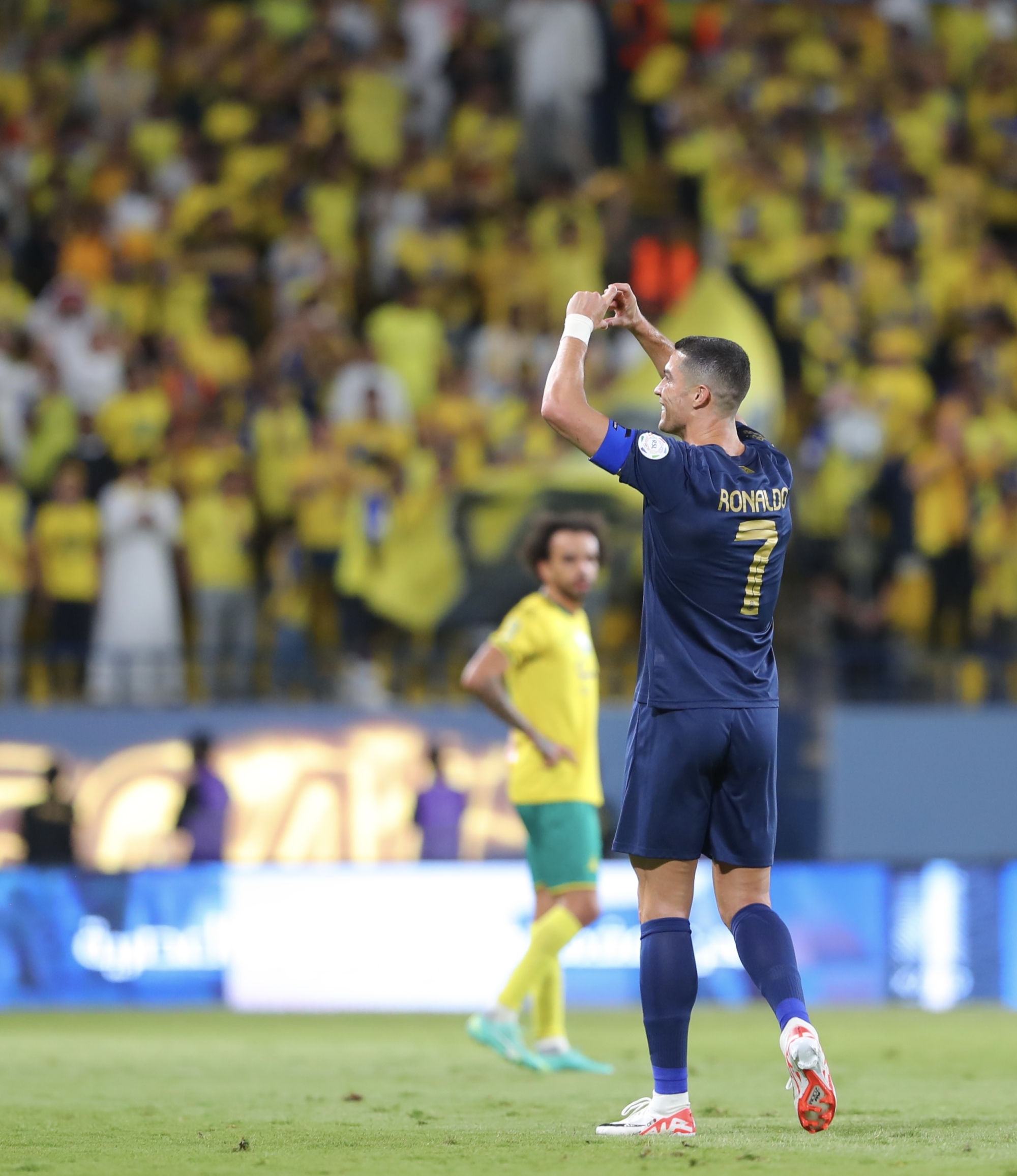 "روشن 12": الهلال بـ"القمة".. ورونالدو "يتوهج"