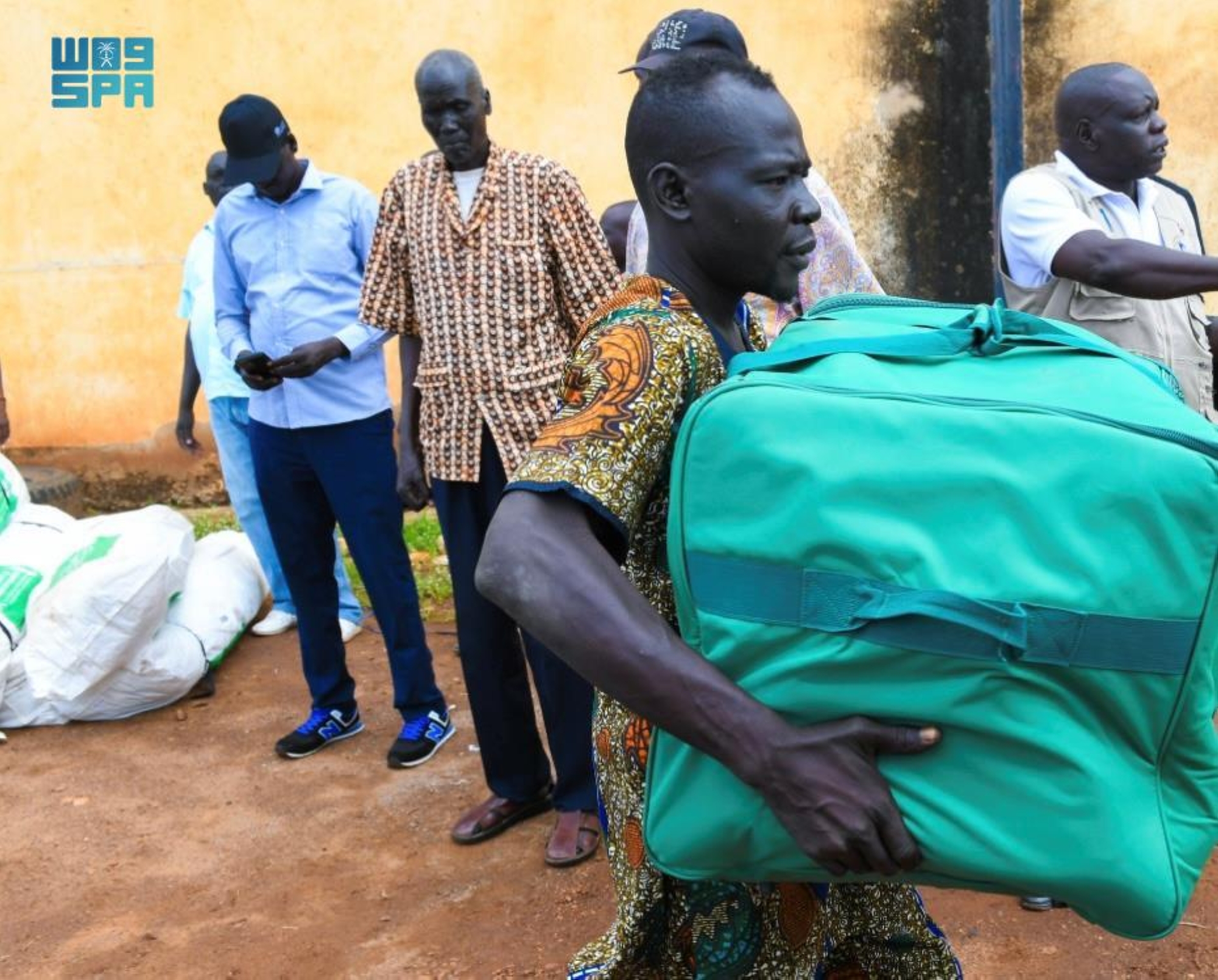 240 طنًا مساعدات لجنوب السودان