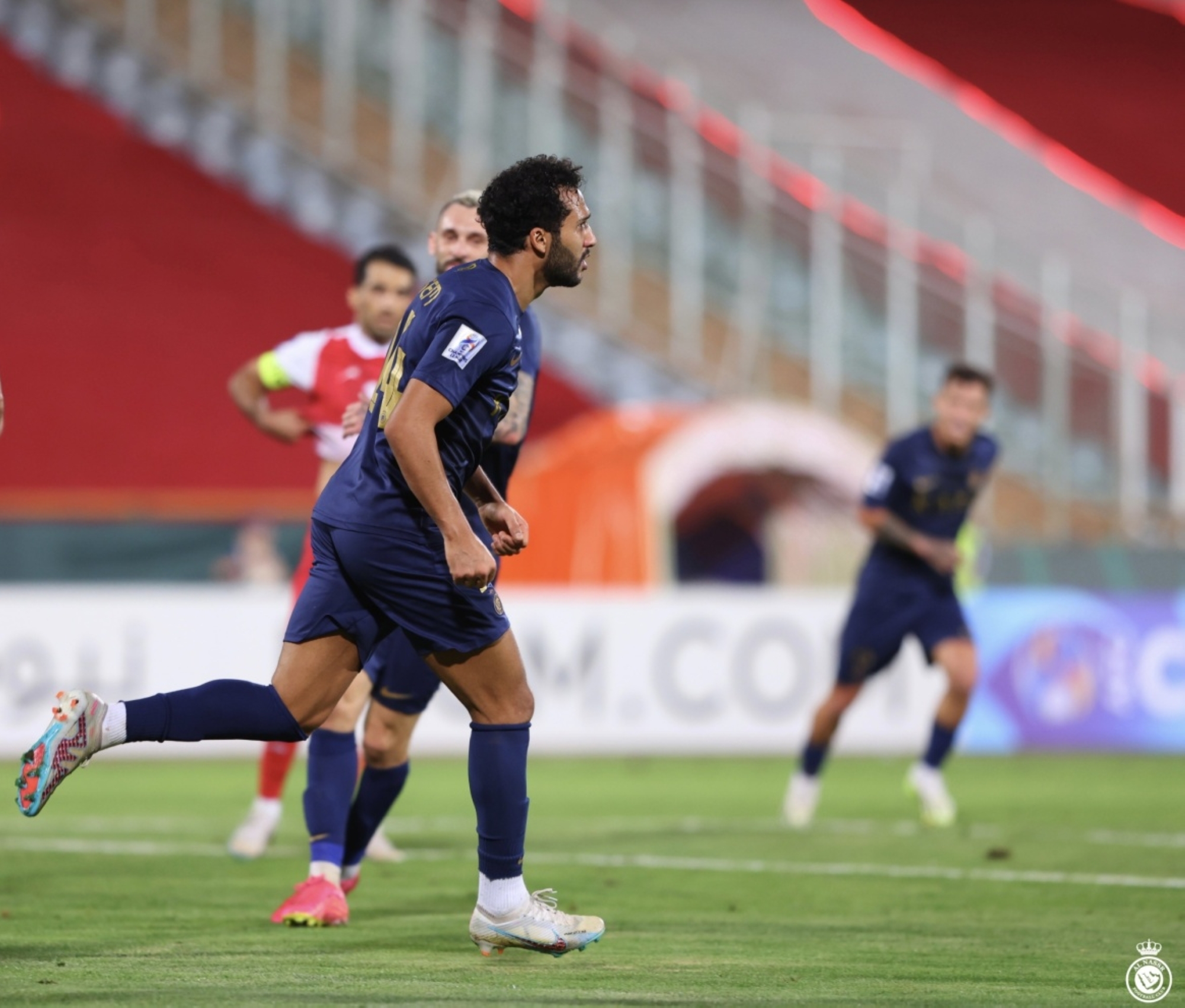 كاسترو يفاضل بين "تيليس" و"قاسم"