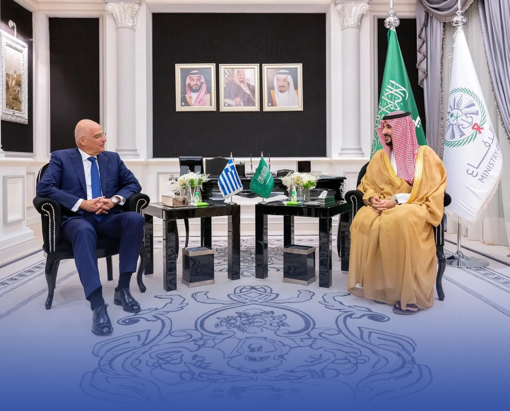 "خالد بن سلمان": مساعدة غزة "ضرورة"