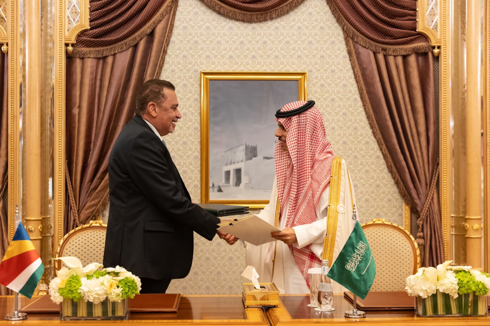 اتفاقيات مع "روندا" و"سيشل"