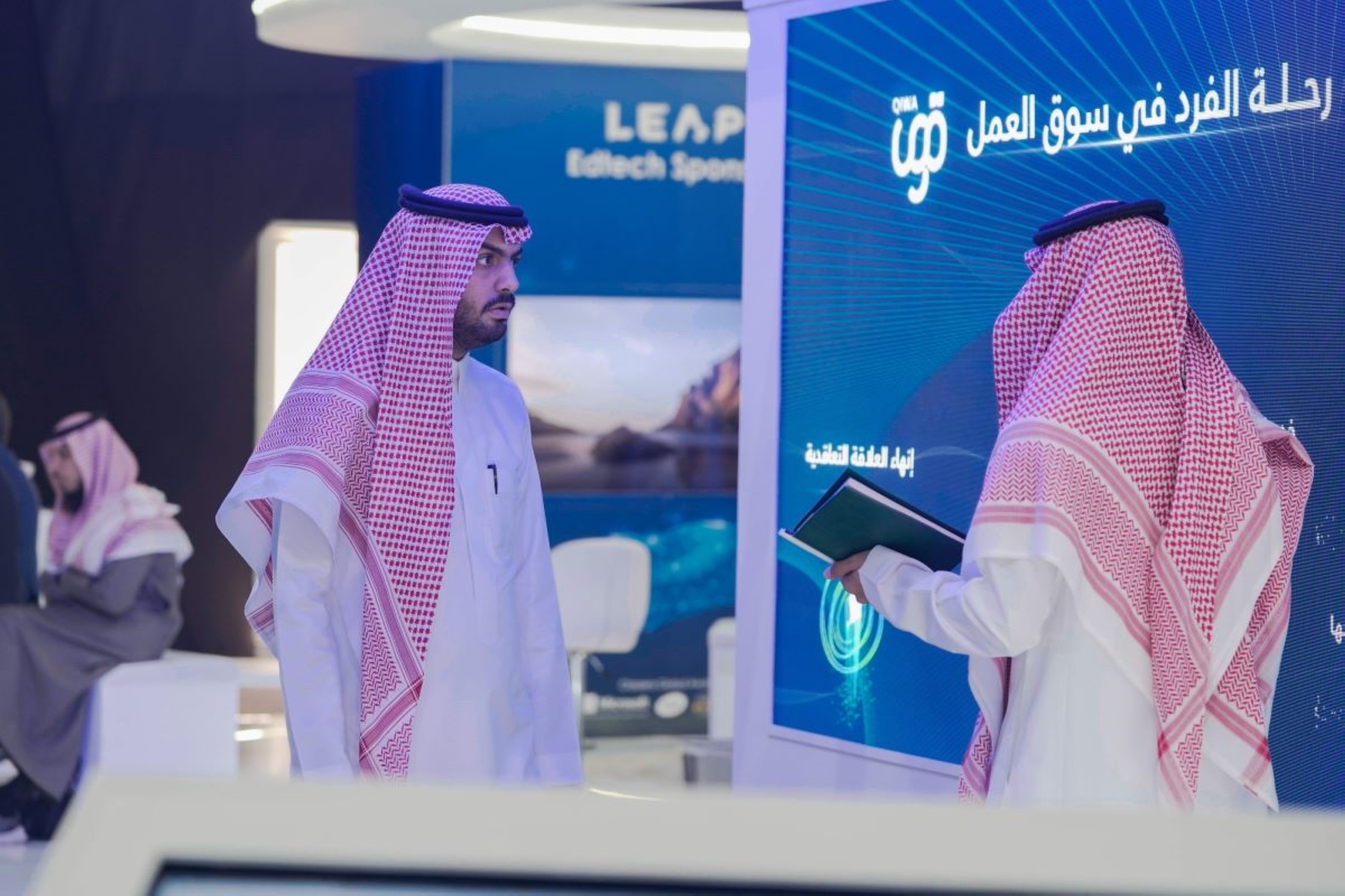 "الموارد": سارعوا بتوثيق العقود عبر "قوى"