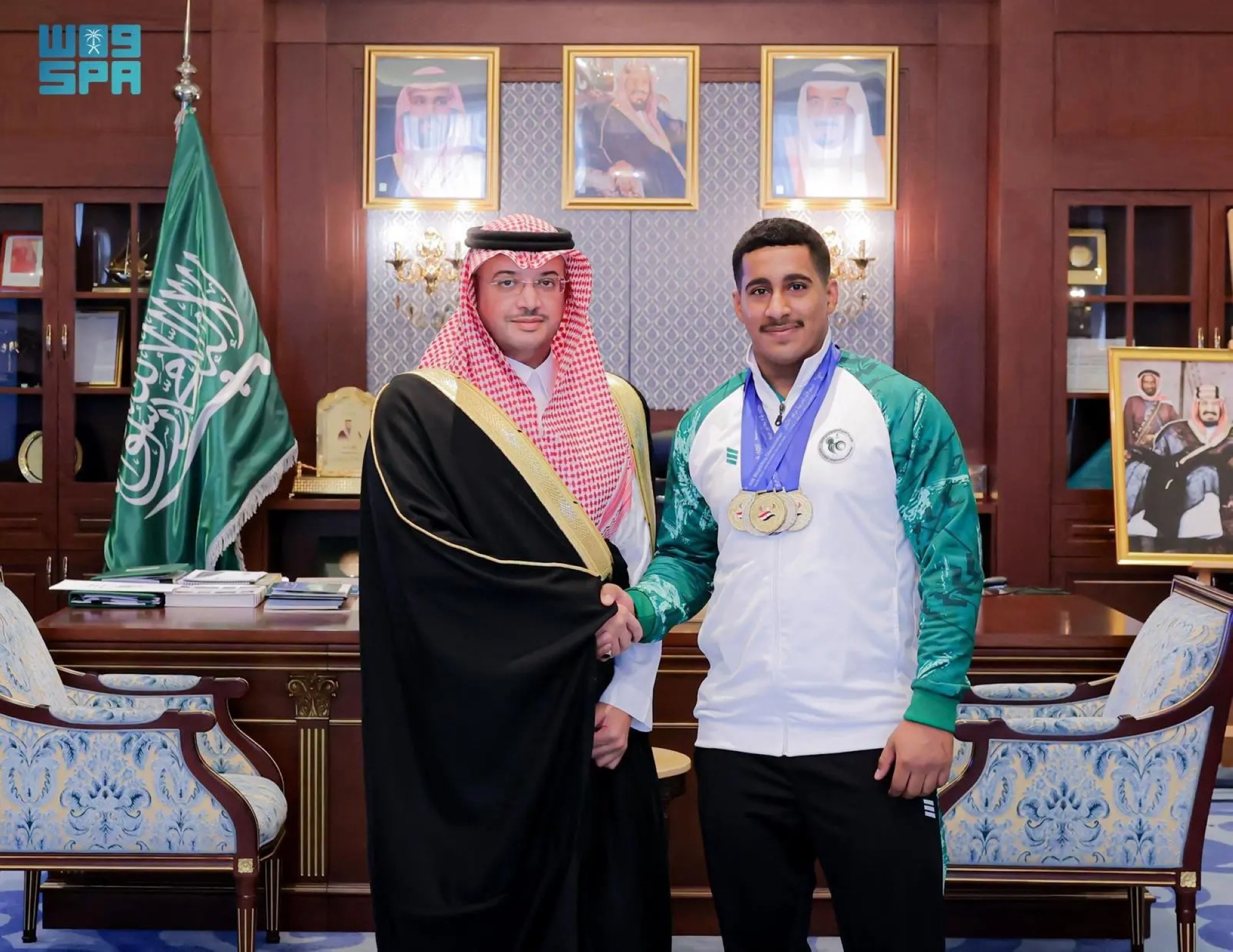 "تكريم" لاعب الأخضر لـ"رفع الأثقال"