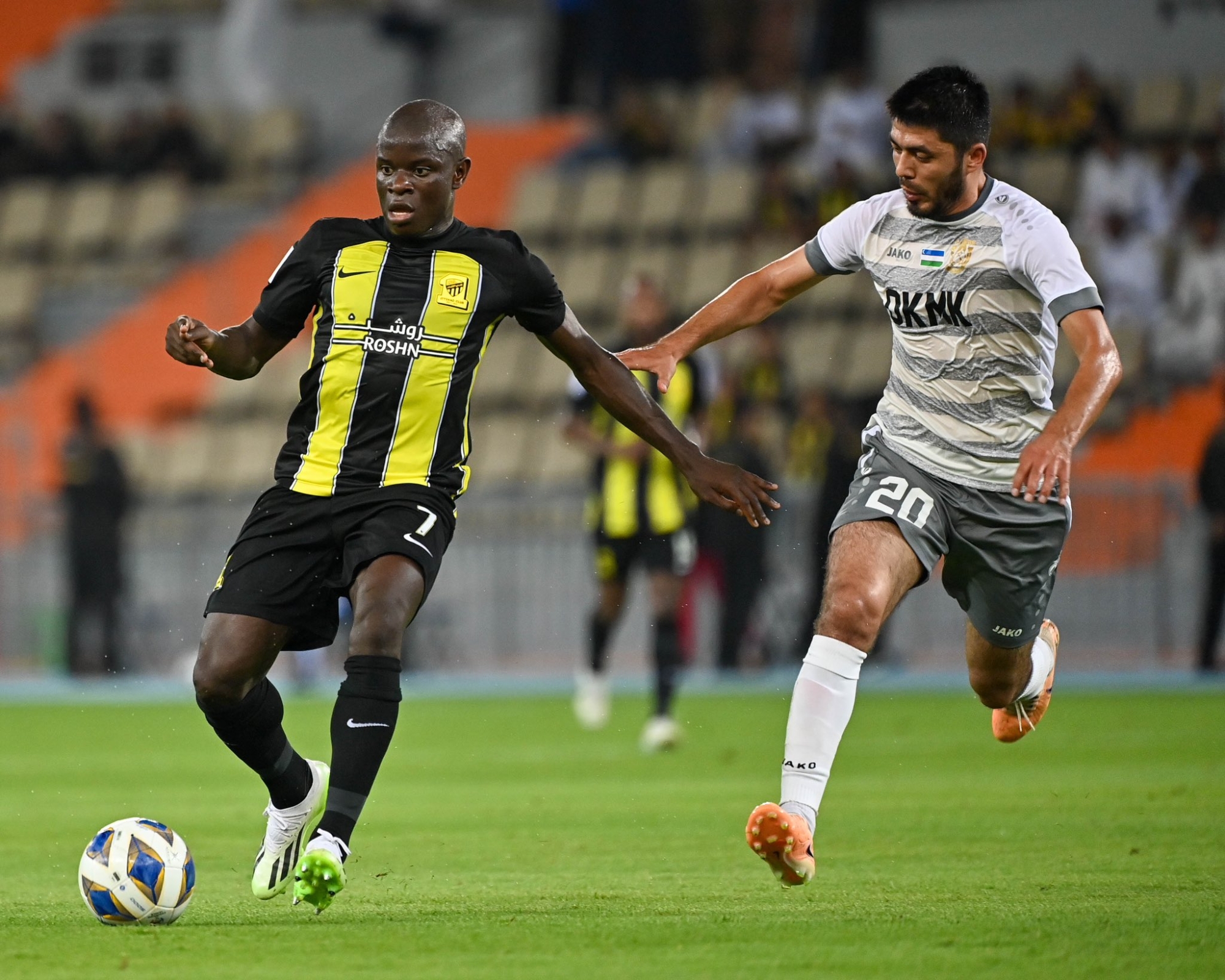 تاريخ مواجهات الاتحاد أمام الأوزبكيين
