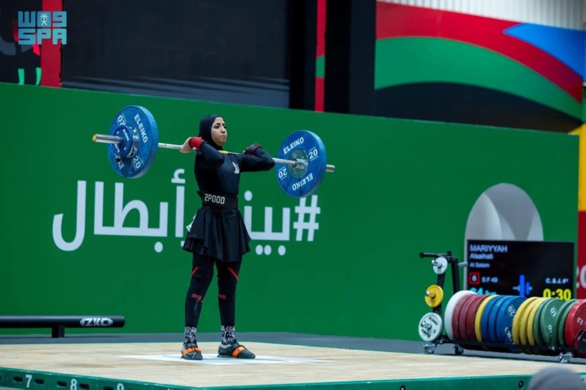 "المرأة" السعودية تتألق بـ"رفع الأثقال"