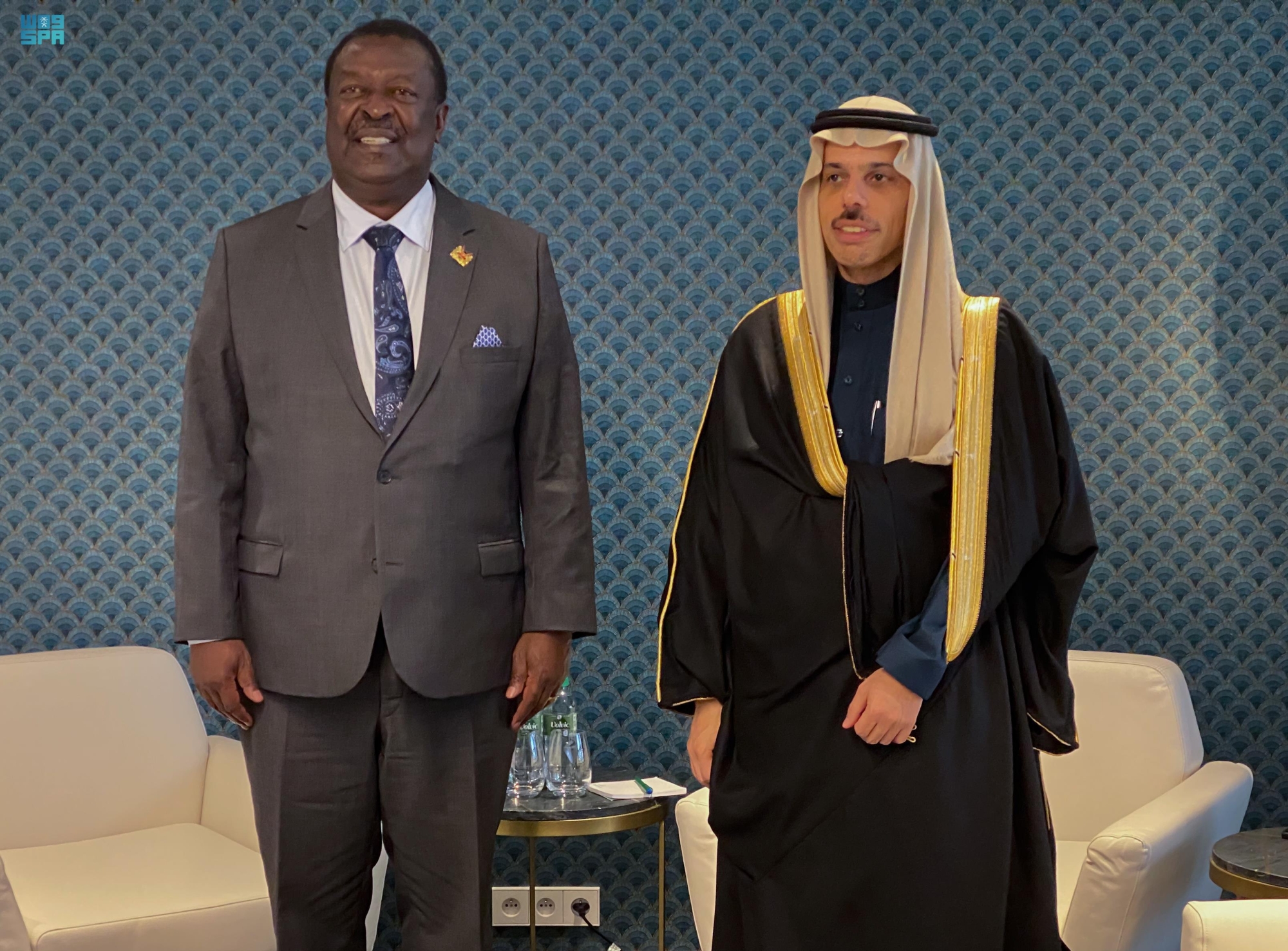 "بن فرحان" يبحث العلاقات "الثنائية" بـ3 دول