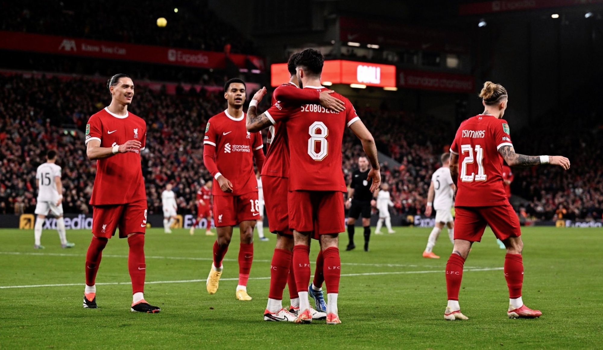 ليفربول يتأهل إلى "نصف نهائي الرابطة"