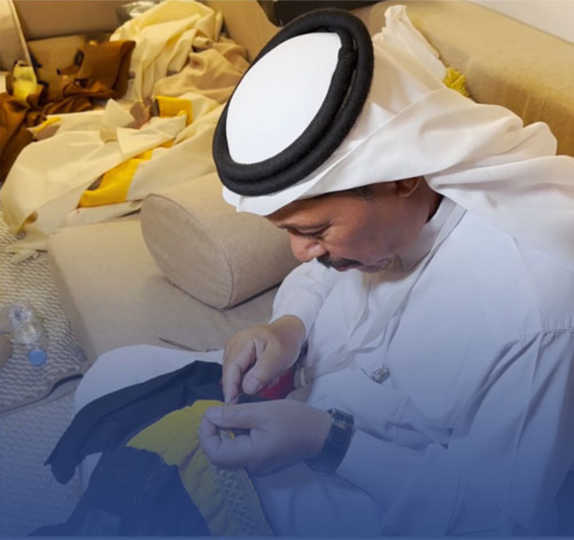 خياطة "البشت" الأحسائي.. "صراع" اليد والآلة