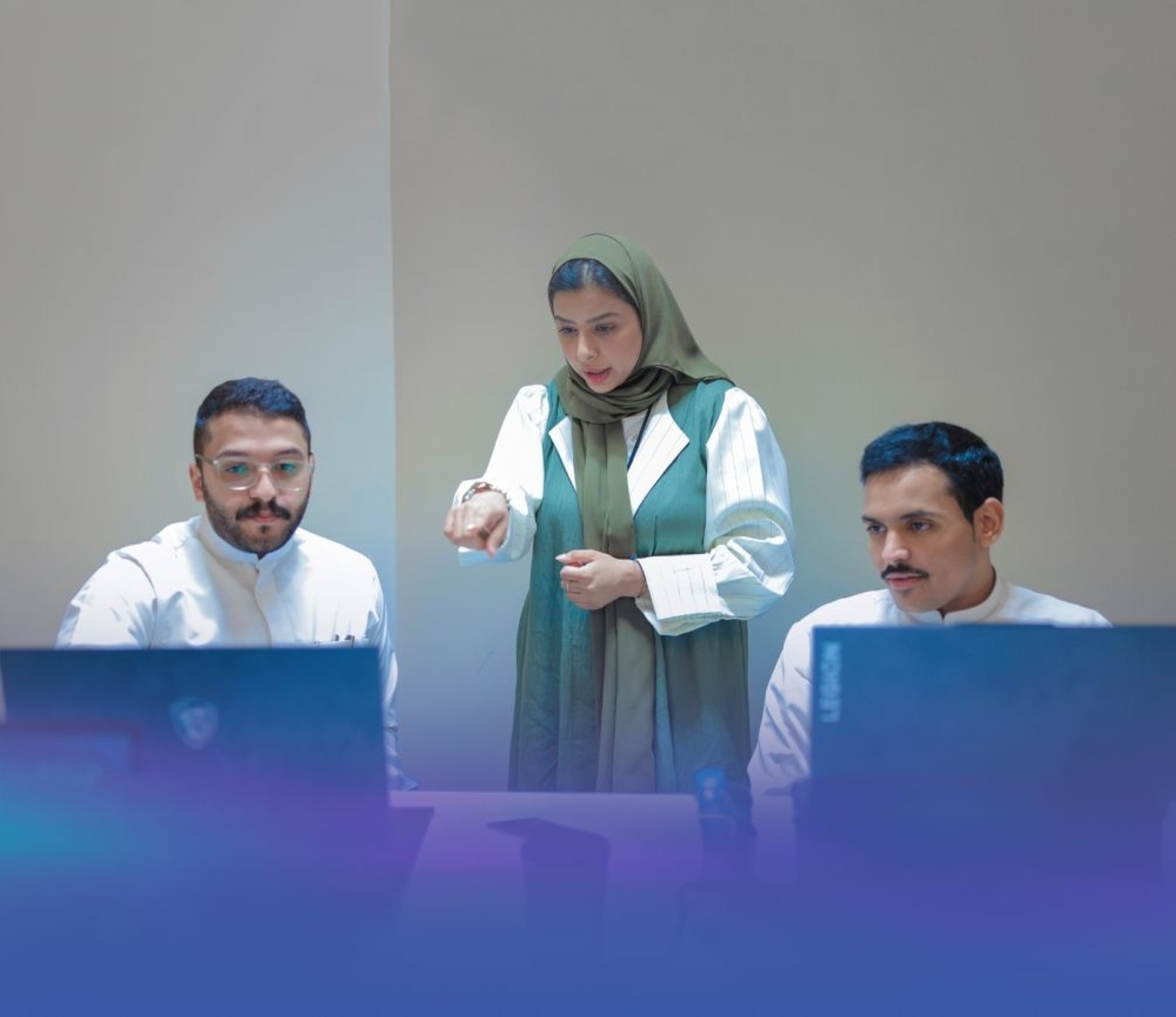 "انخفاض" البطالة "0.7 %"