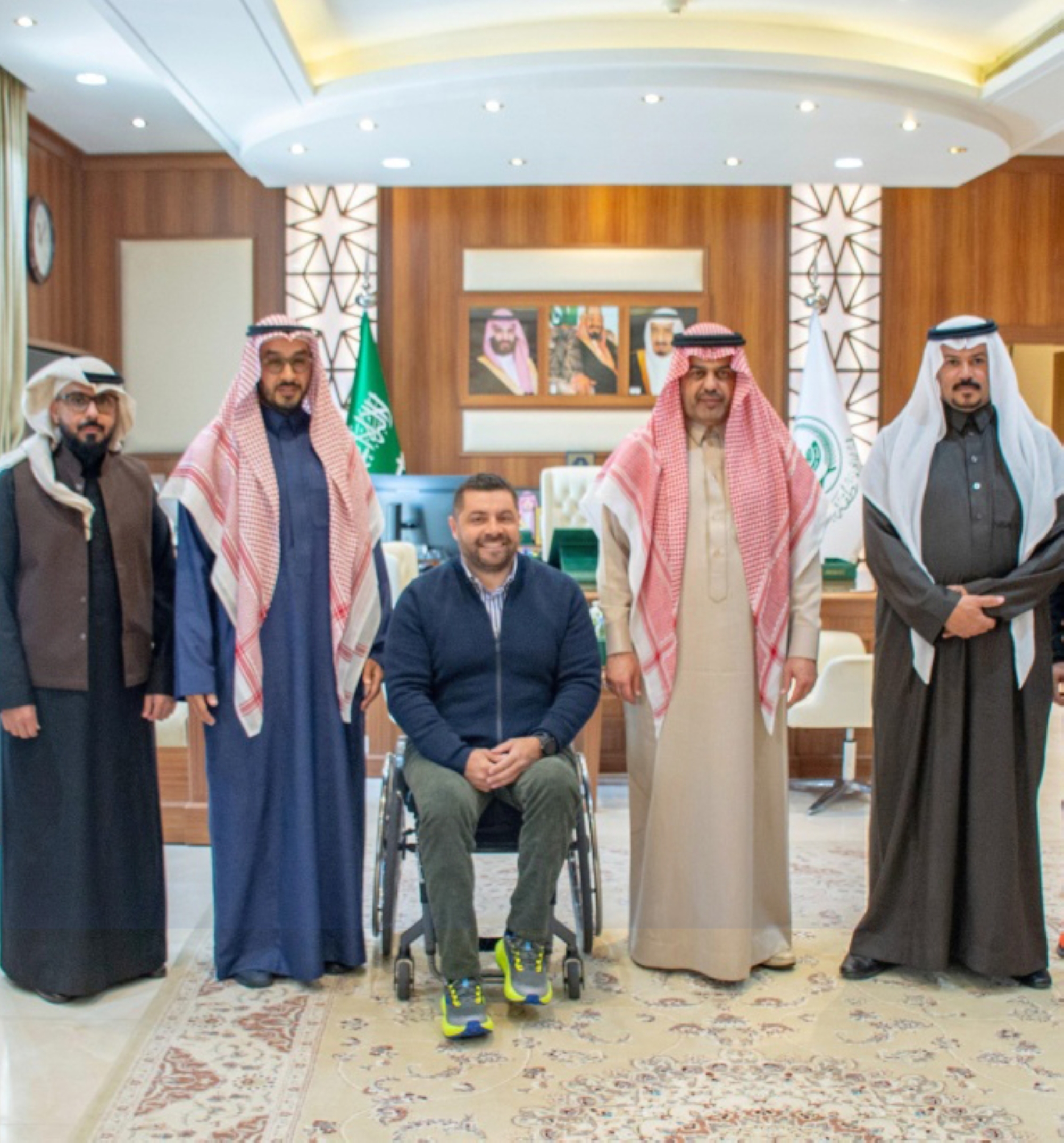 على "درّاجة".. رحّالة إيطالي بـ"حائل"