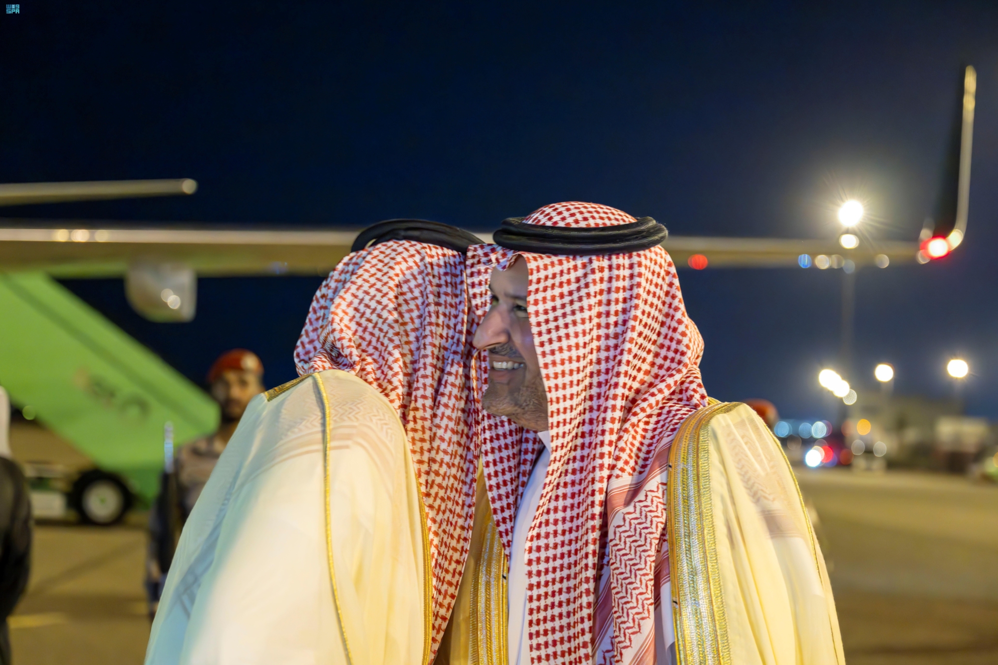 "فيصل بن سلمان" يستقبل أمير المدينة الجديد